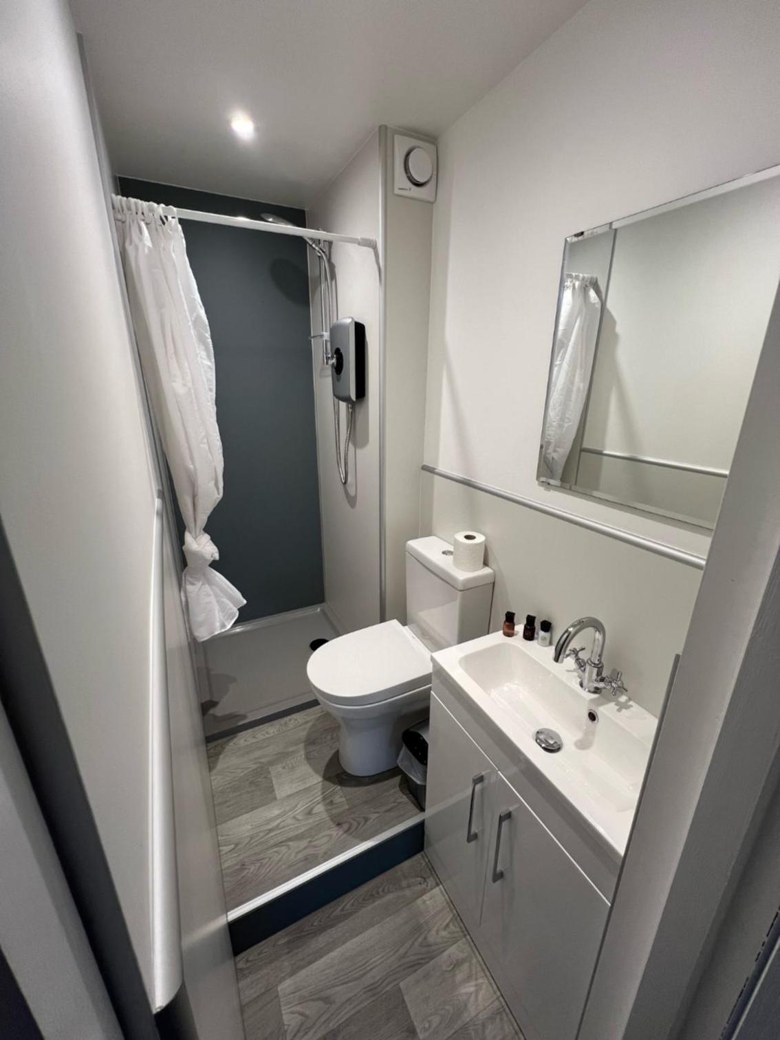Single Room with Shower photo 3