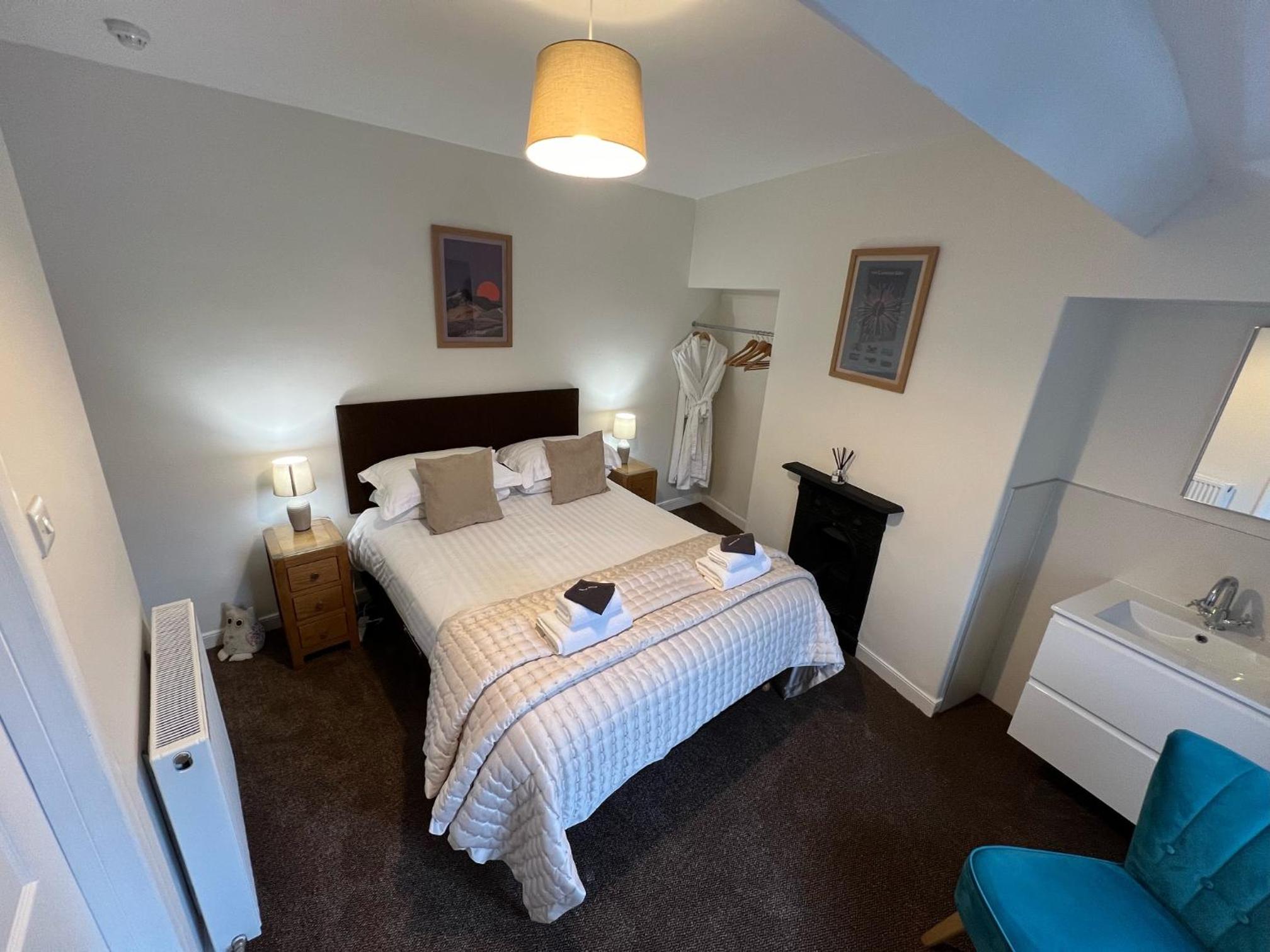 Double Room with Shower photo 2