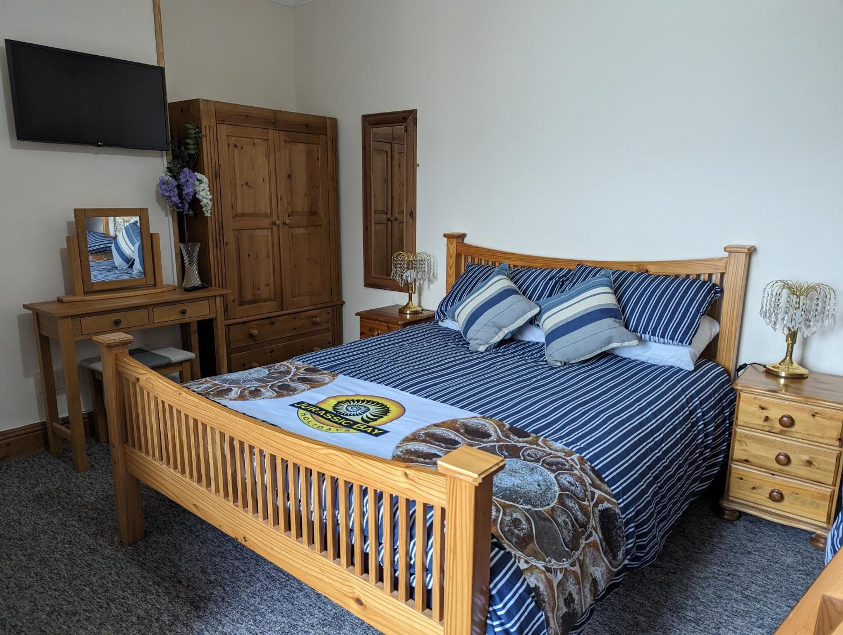 Deluxe Family Room - Photo 10