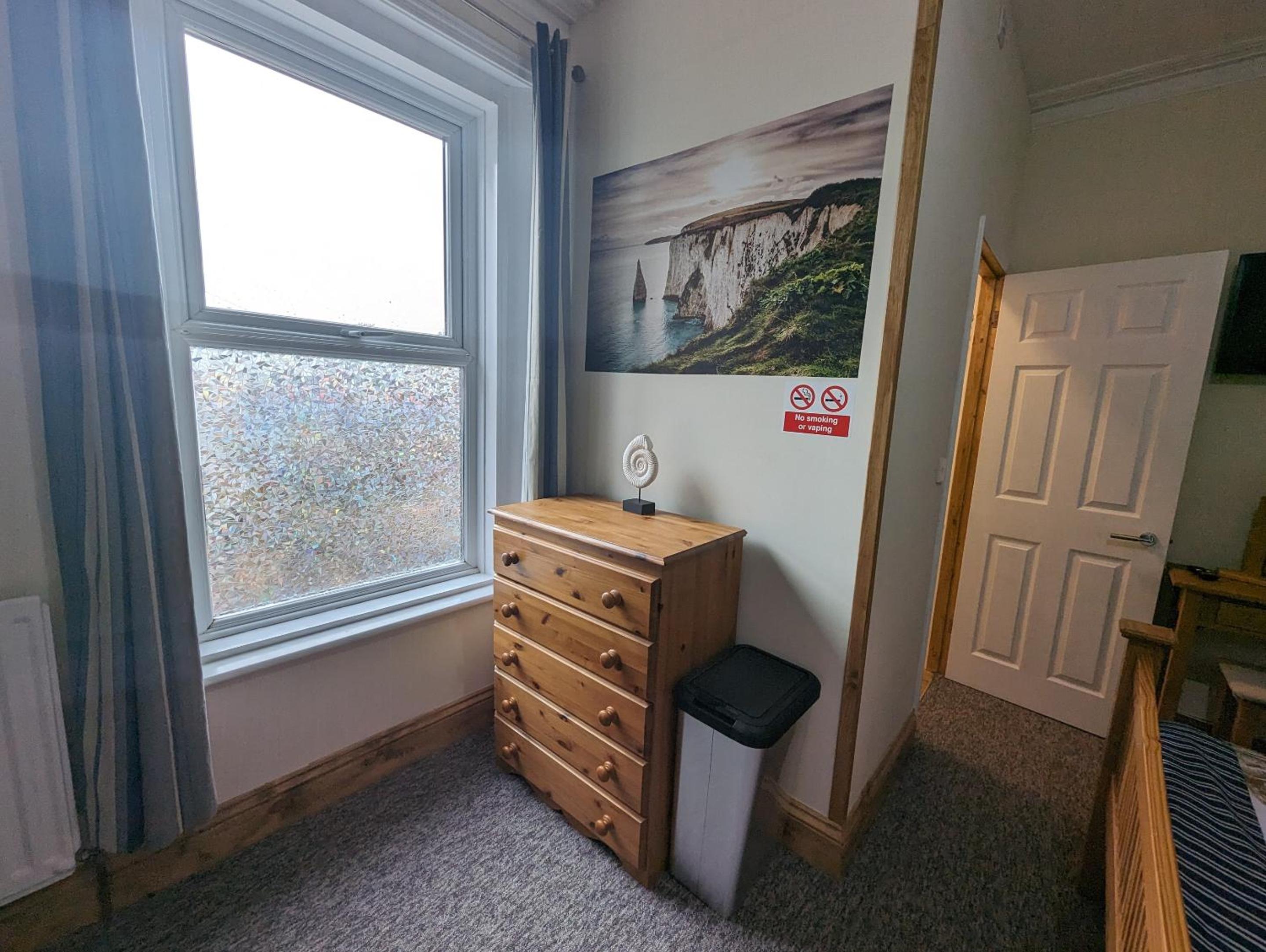 Deluxe Family Room - Photo 3