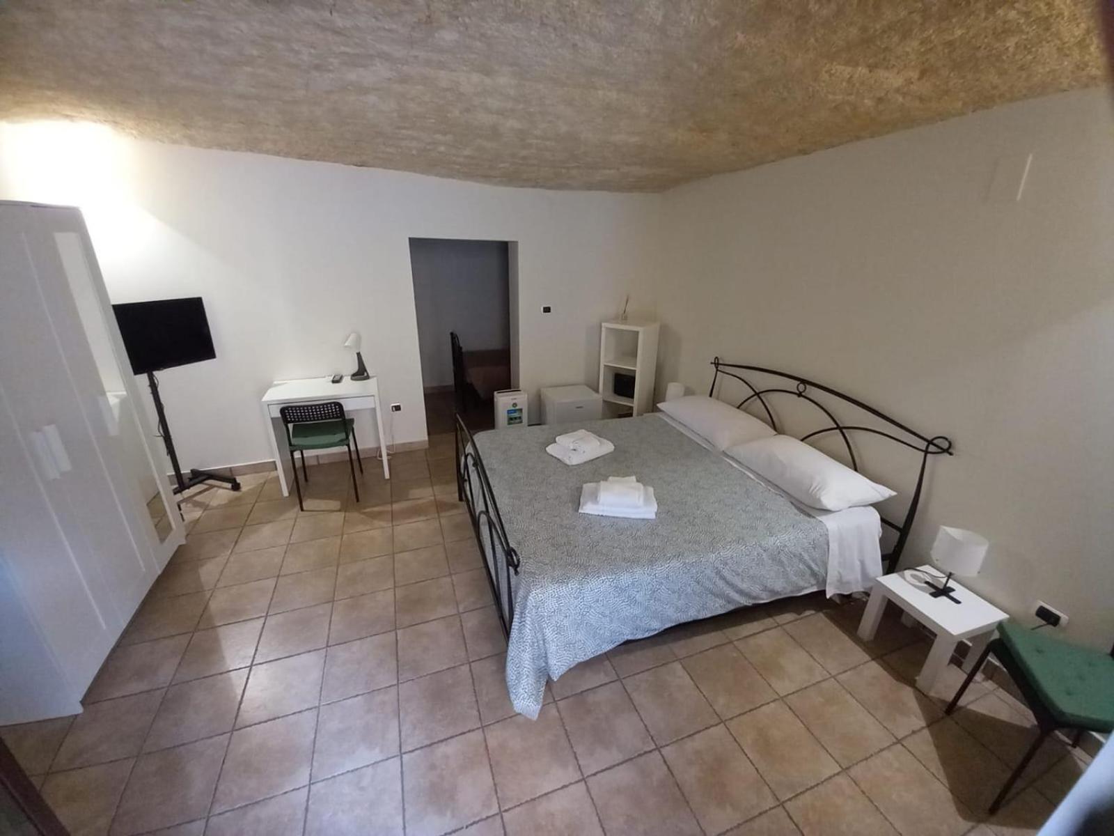 Double Room with Private Bathroom photo 1