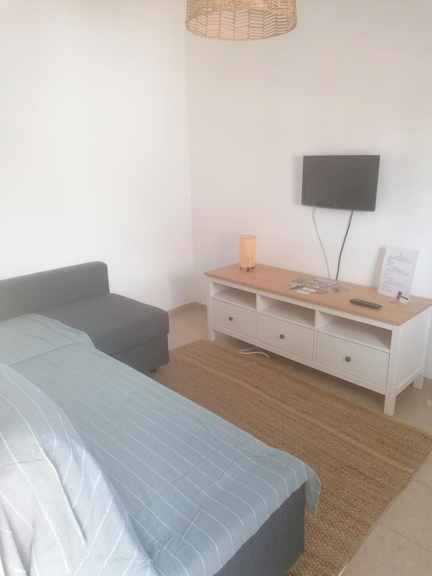 One-Bedroom House photo 2