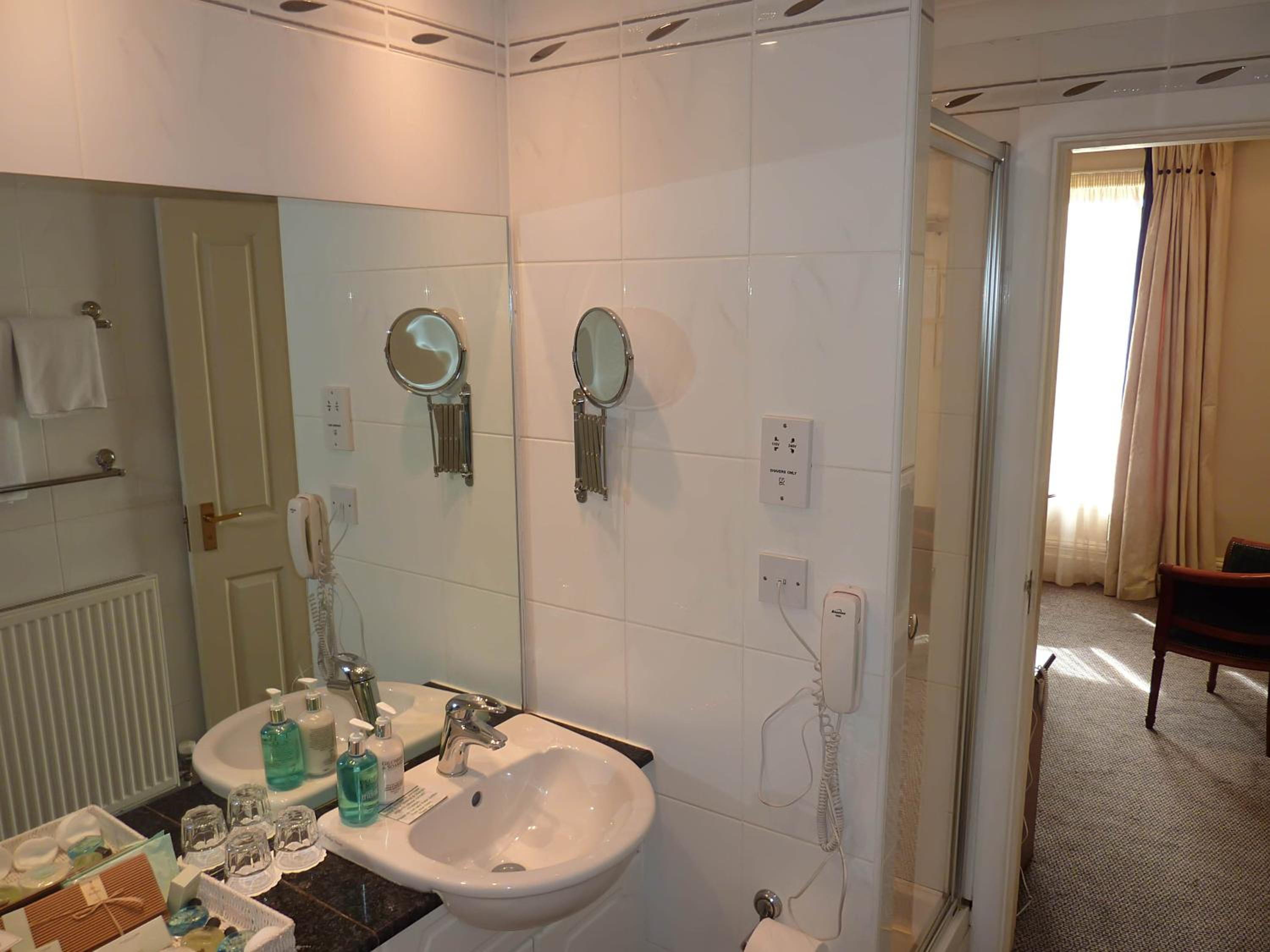 Double Room with Four Poster Bed - Photo 5