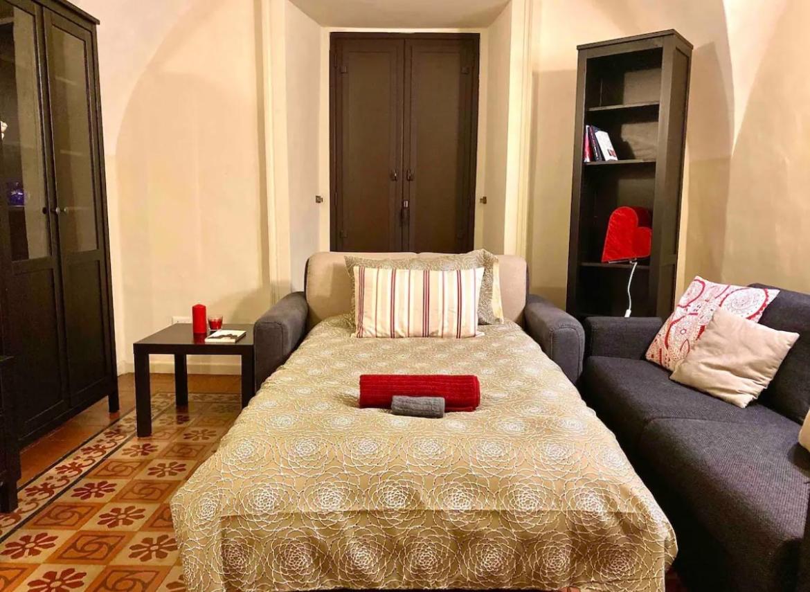 Two-Bedroom Apartment - Photo 11
