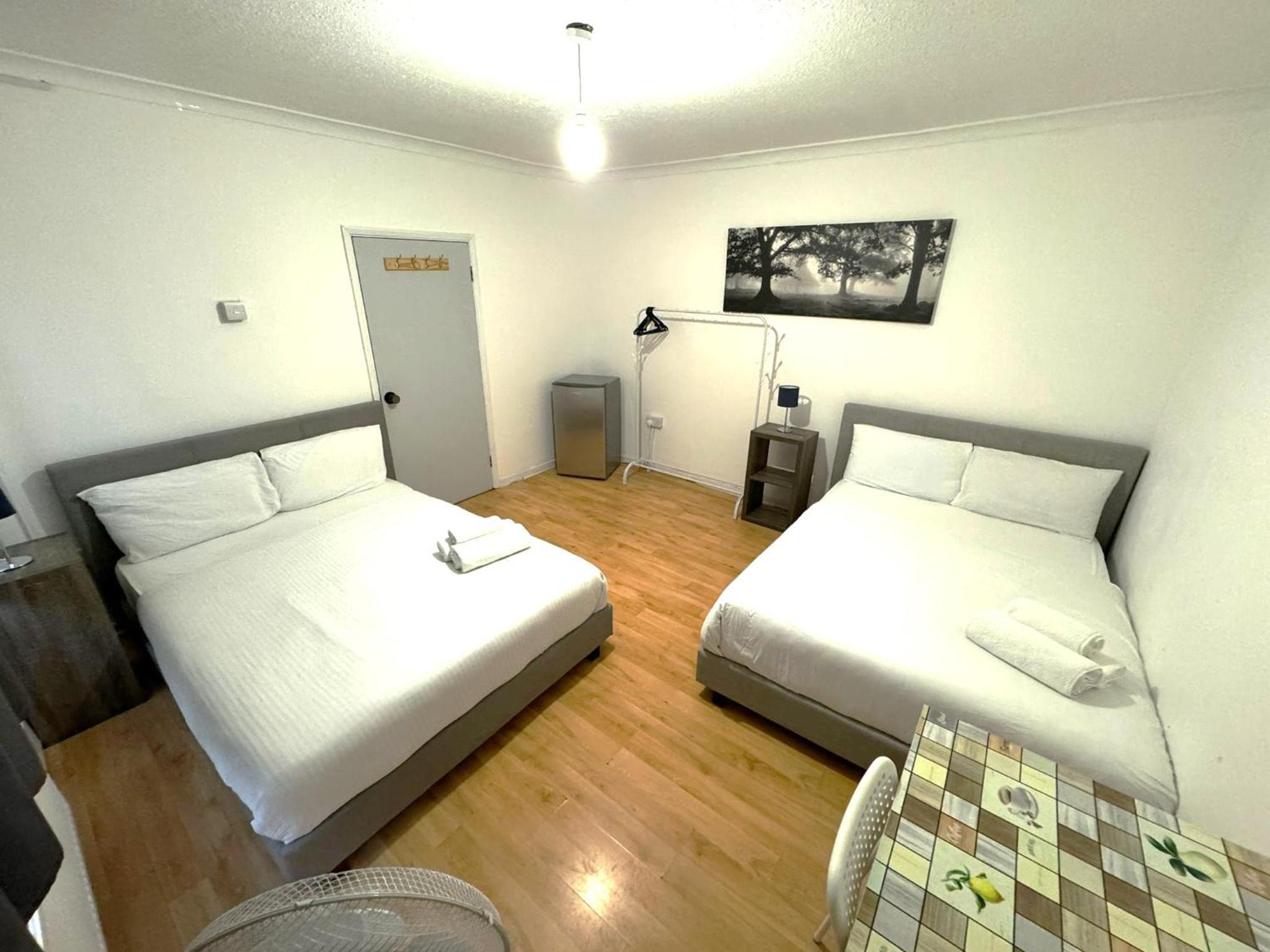 Double Room with Shared Bathroom photo 3