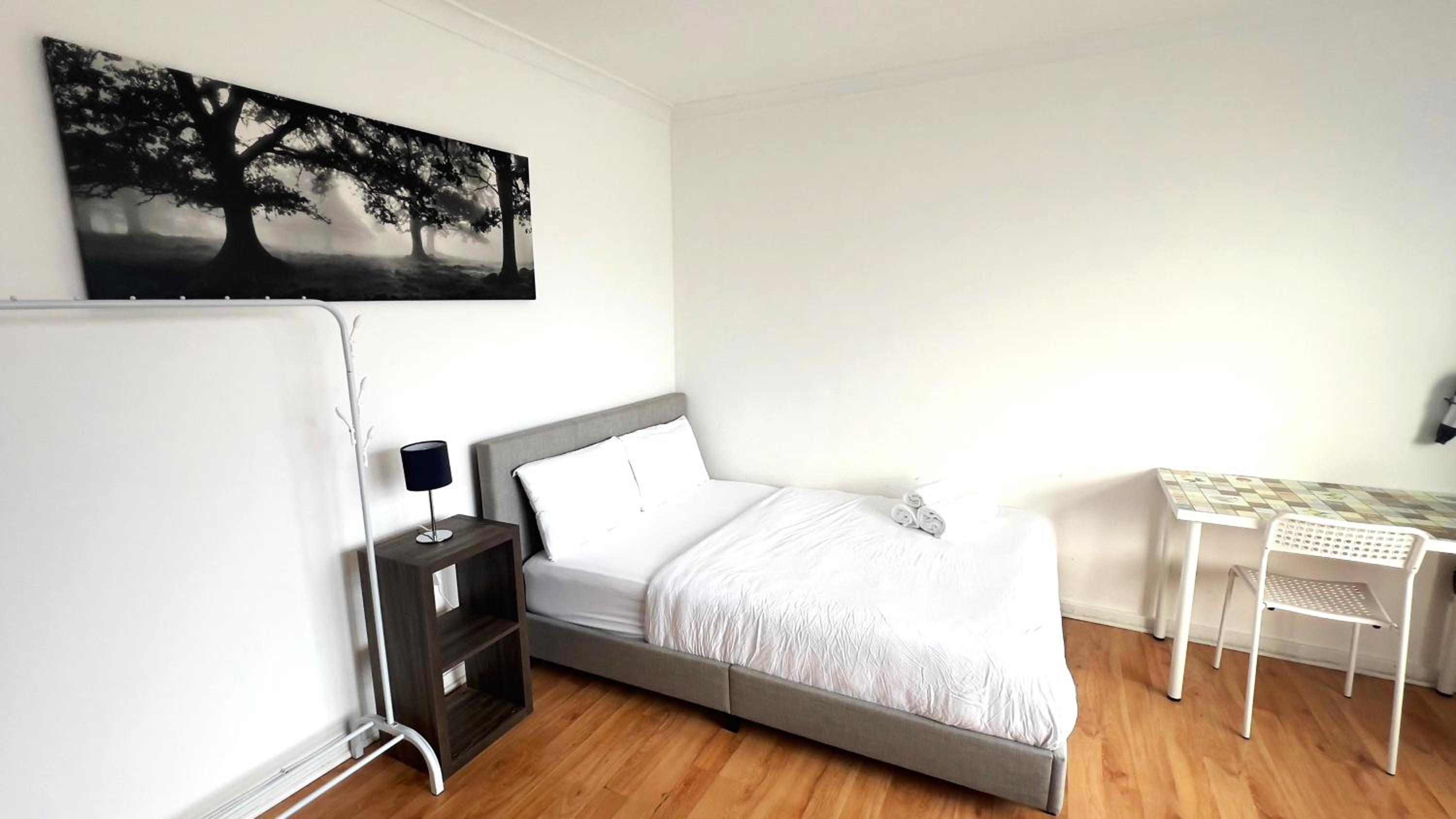 Double Room with Shared Bathroom photo 1