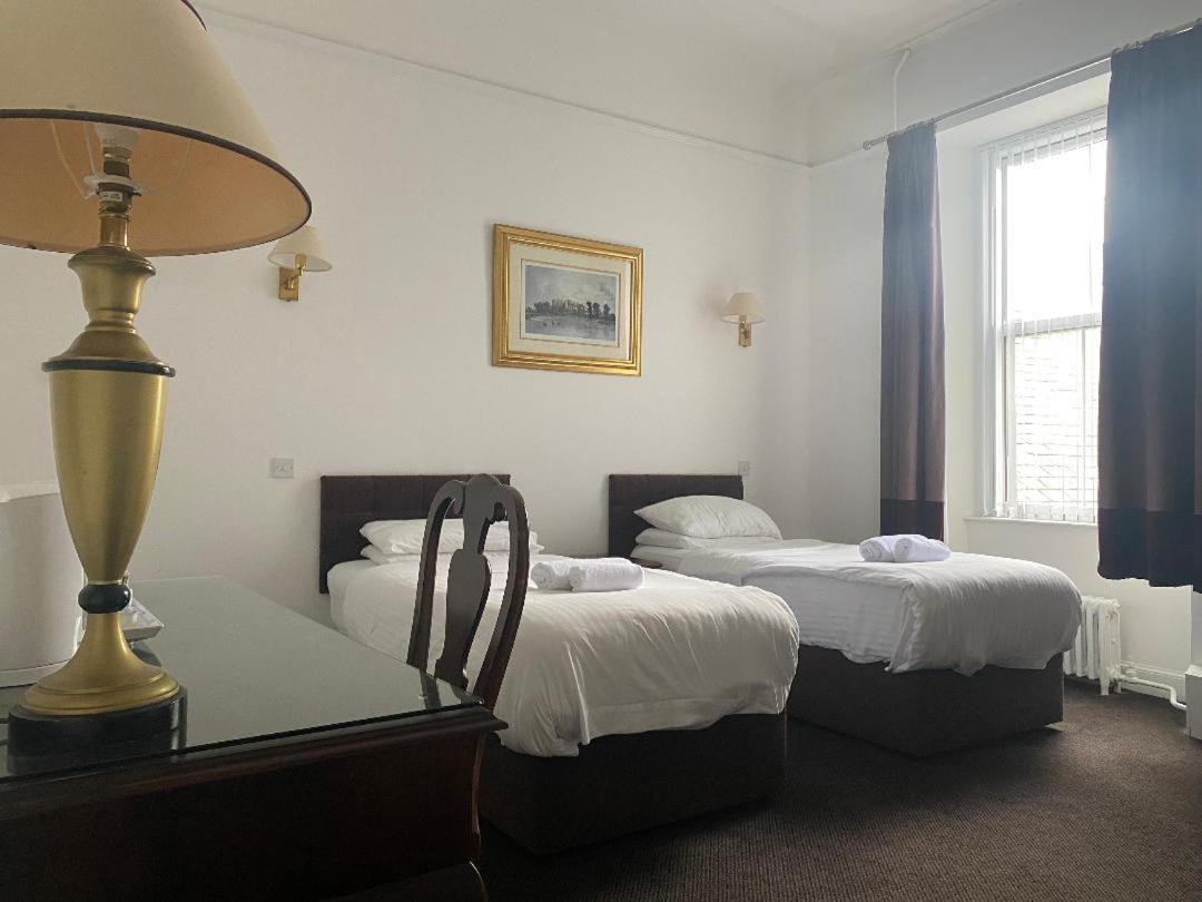 Twin Room - Photo 1