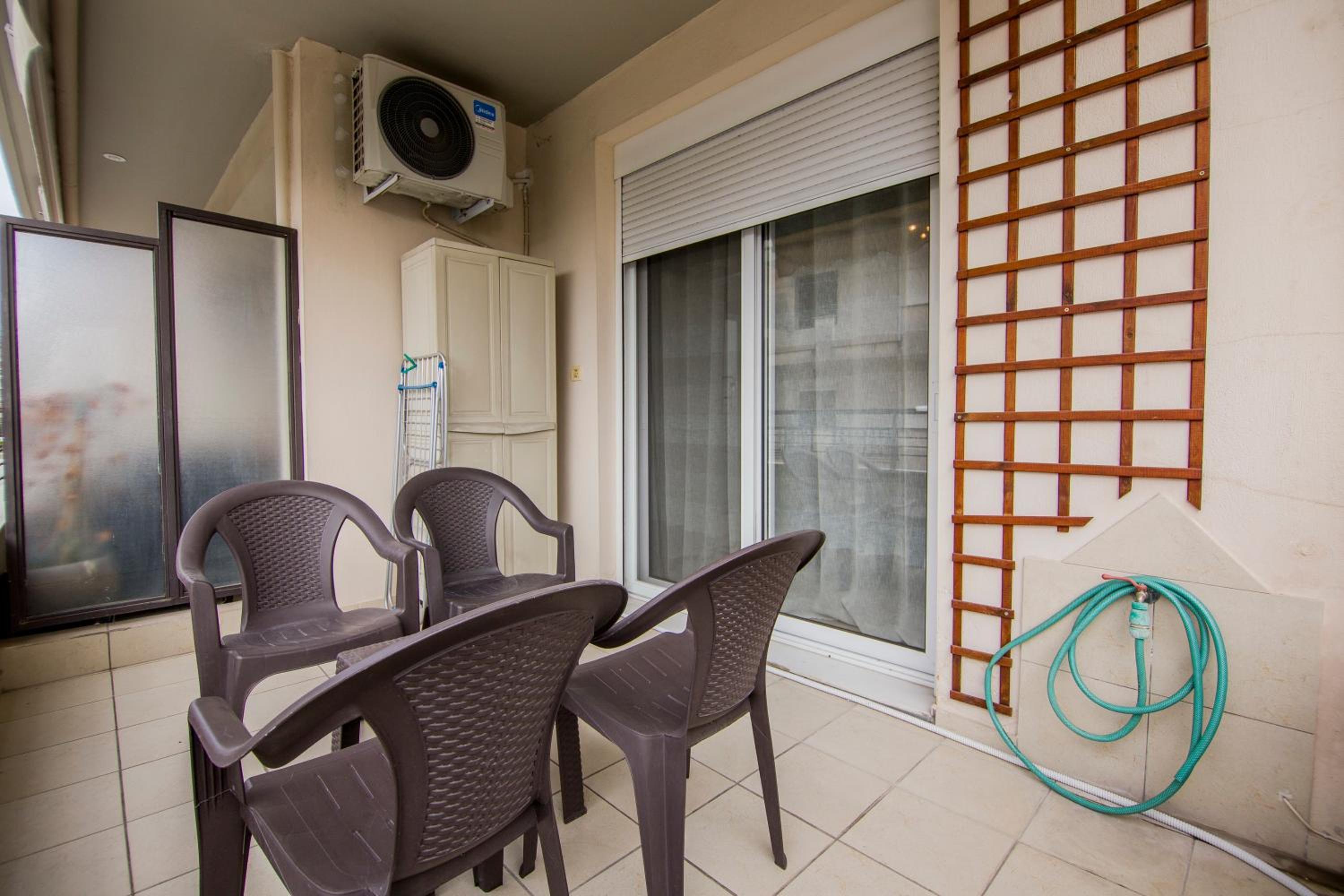 One-Bedroom Apartment - Photo 18