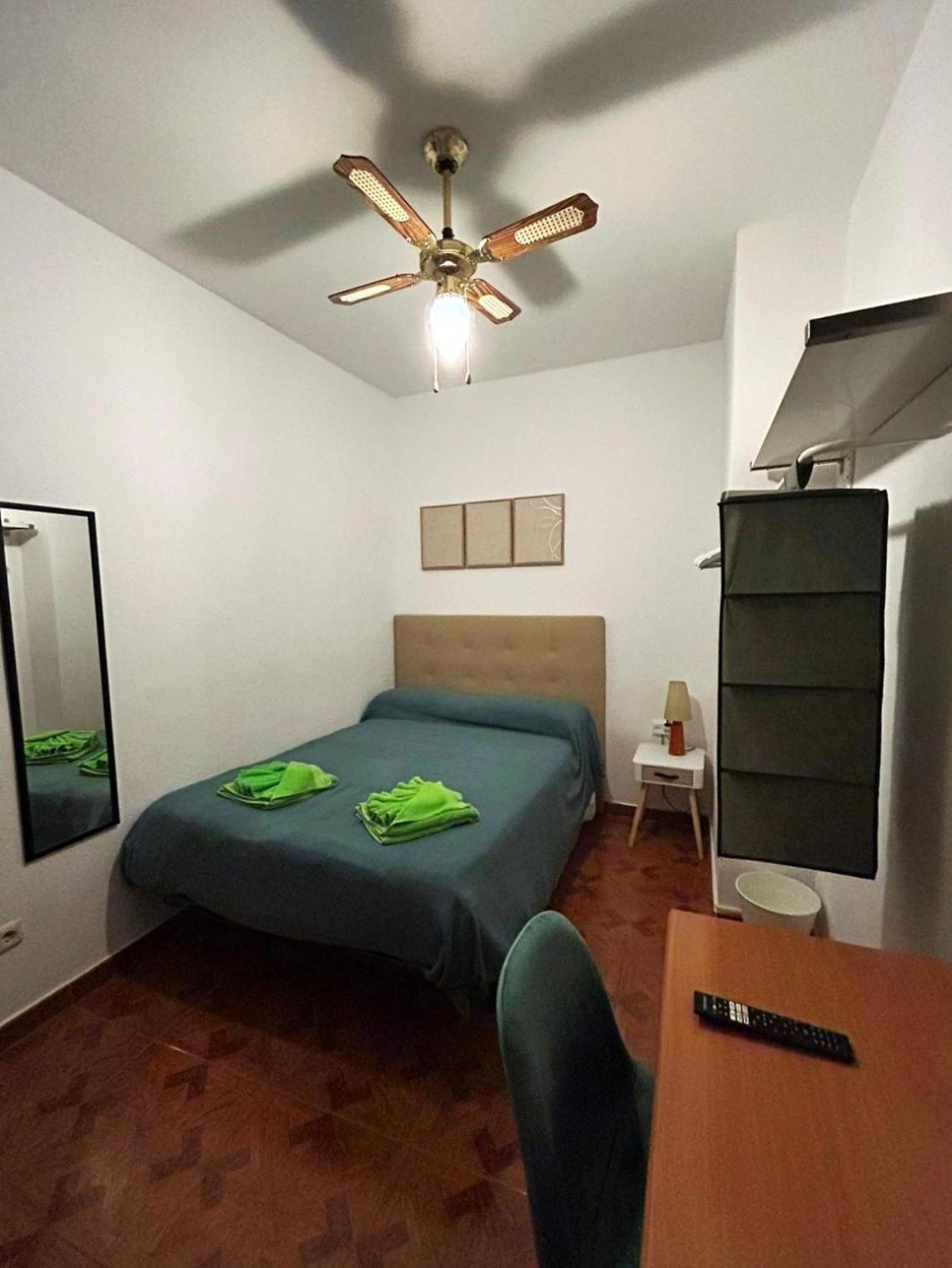 Habitación Doble Estándar con Baño Compartido
