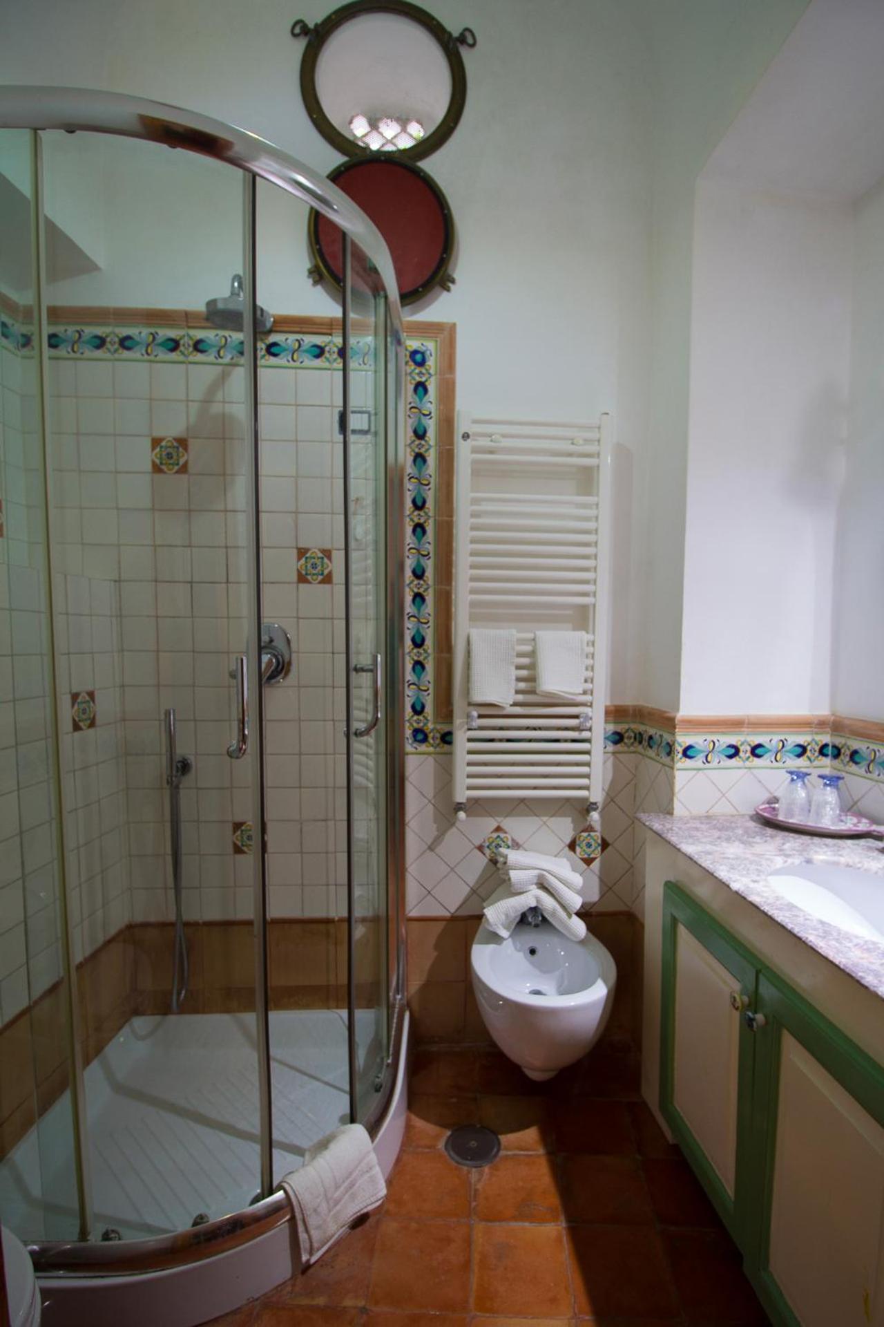 Standard Double or Twin Room photo 3