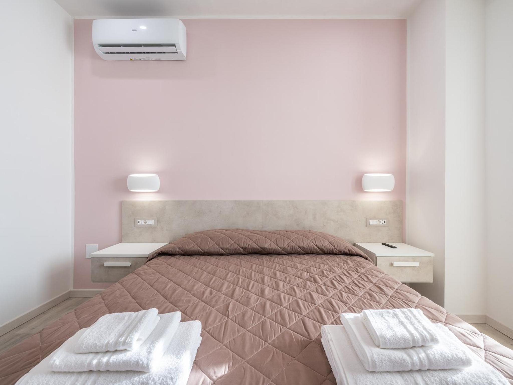 Standard Double Room - Photo 7