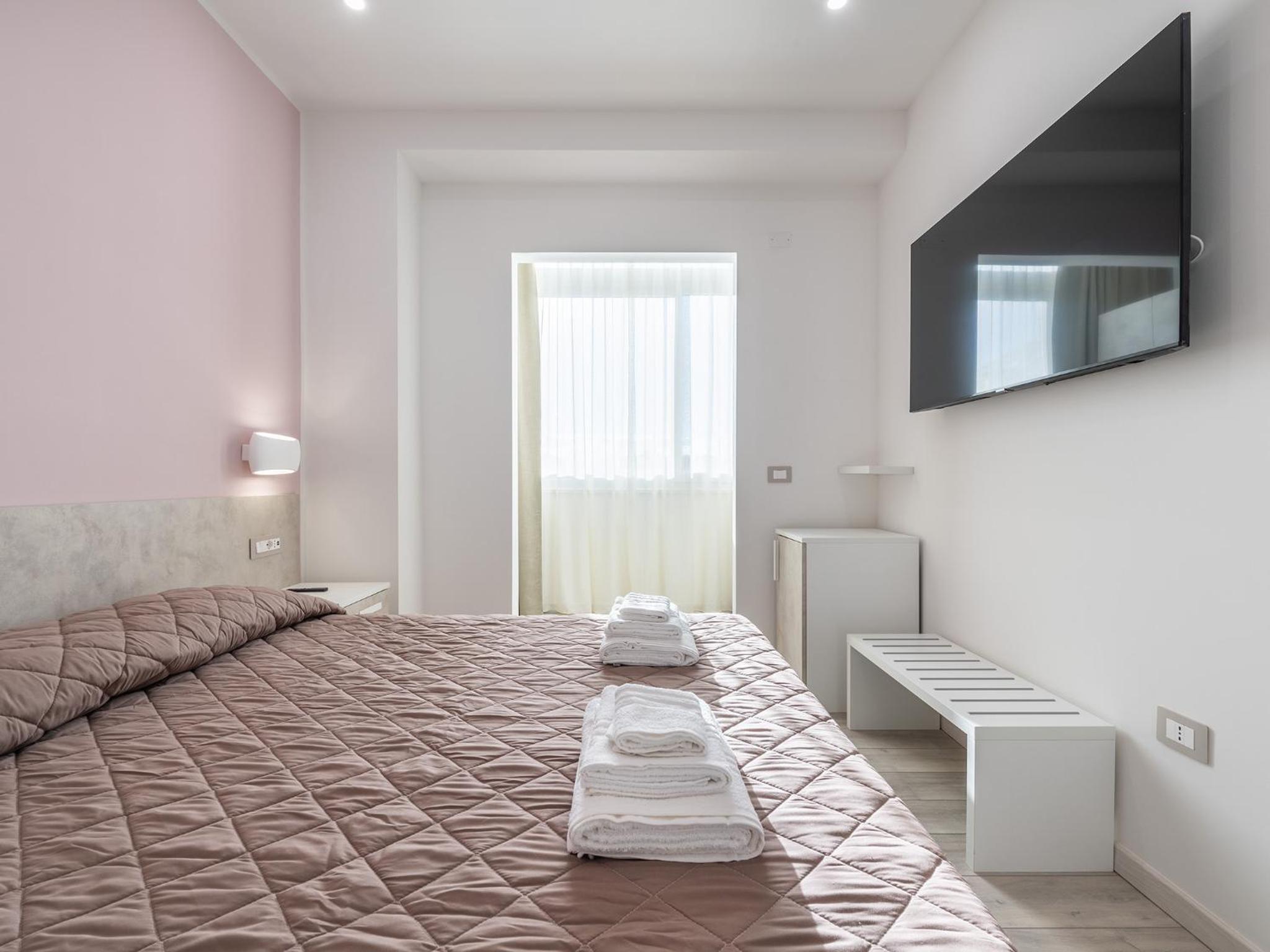 Standard Double Room - Photo 3