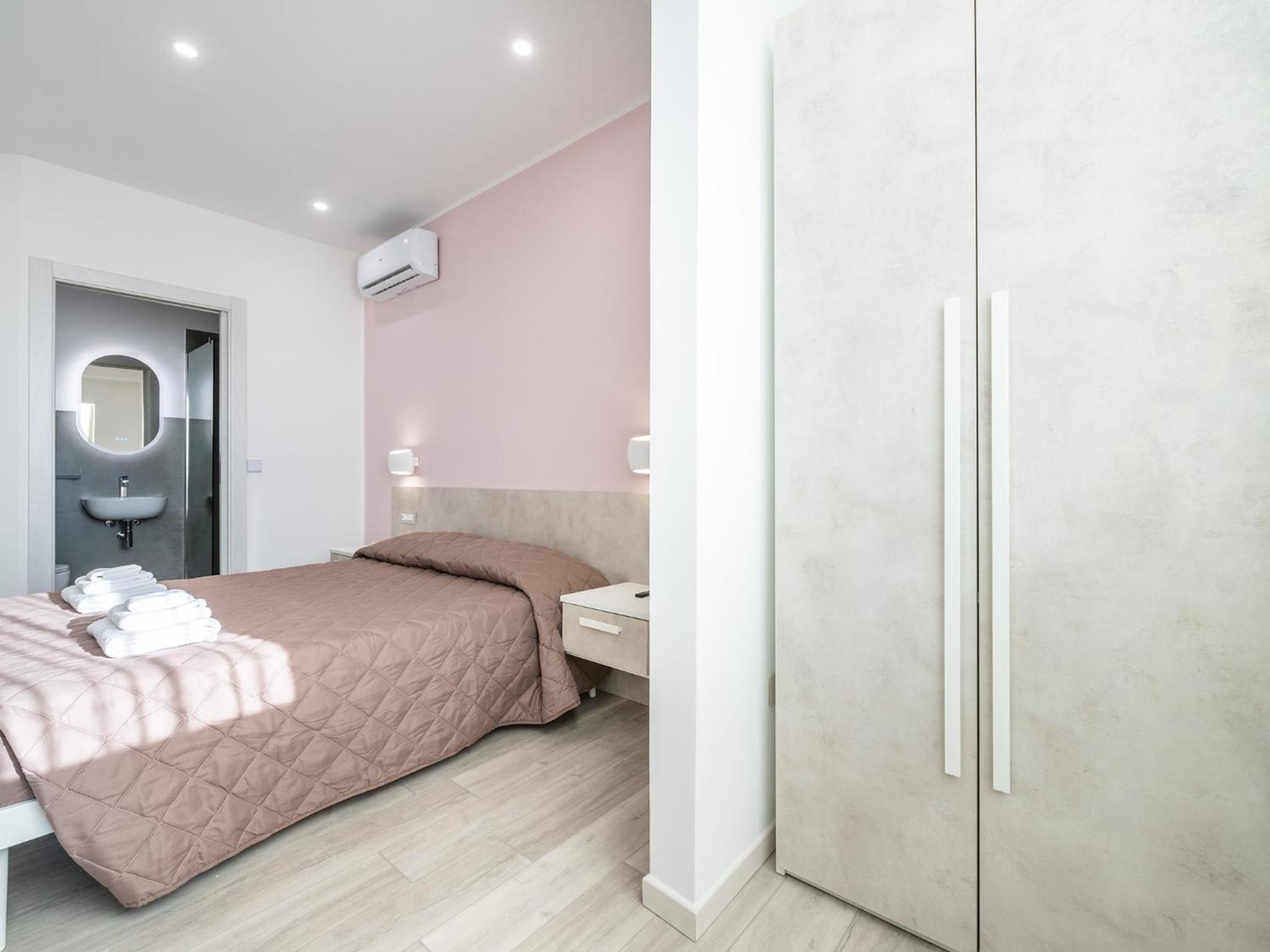 Standard Double Room - Photo 2