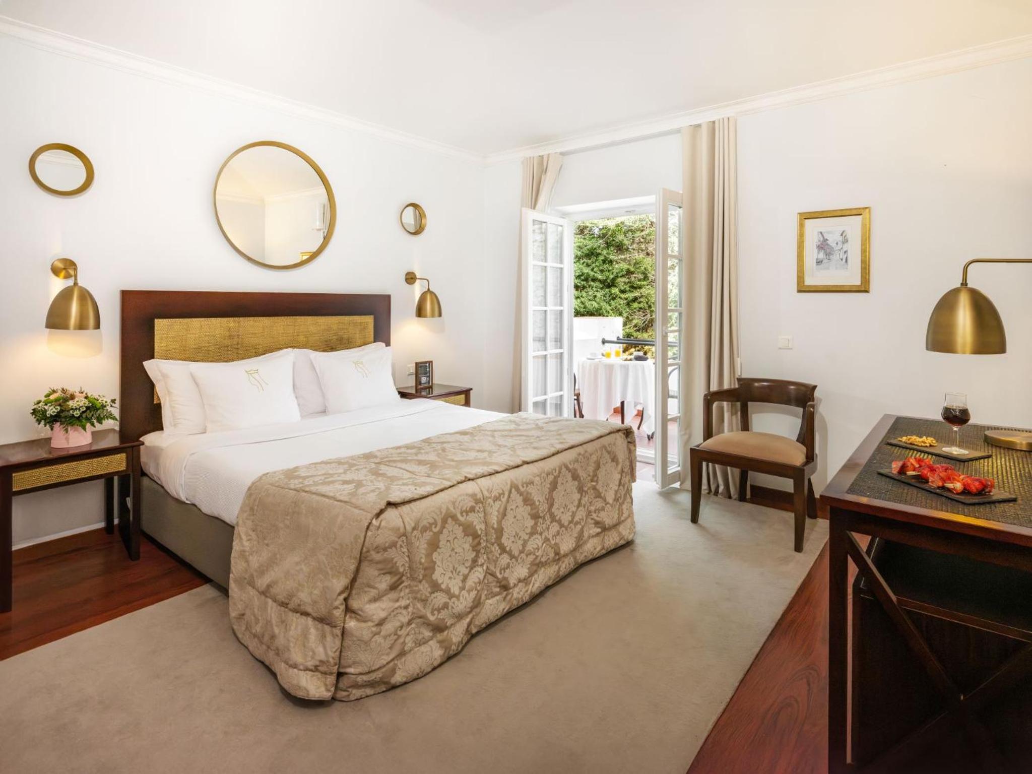 Charming Double with Balcony - Photo 1