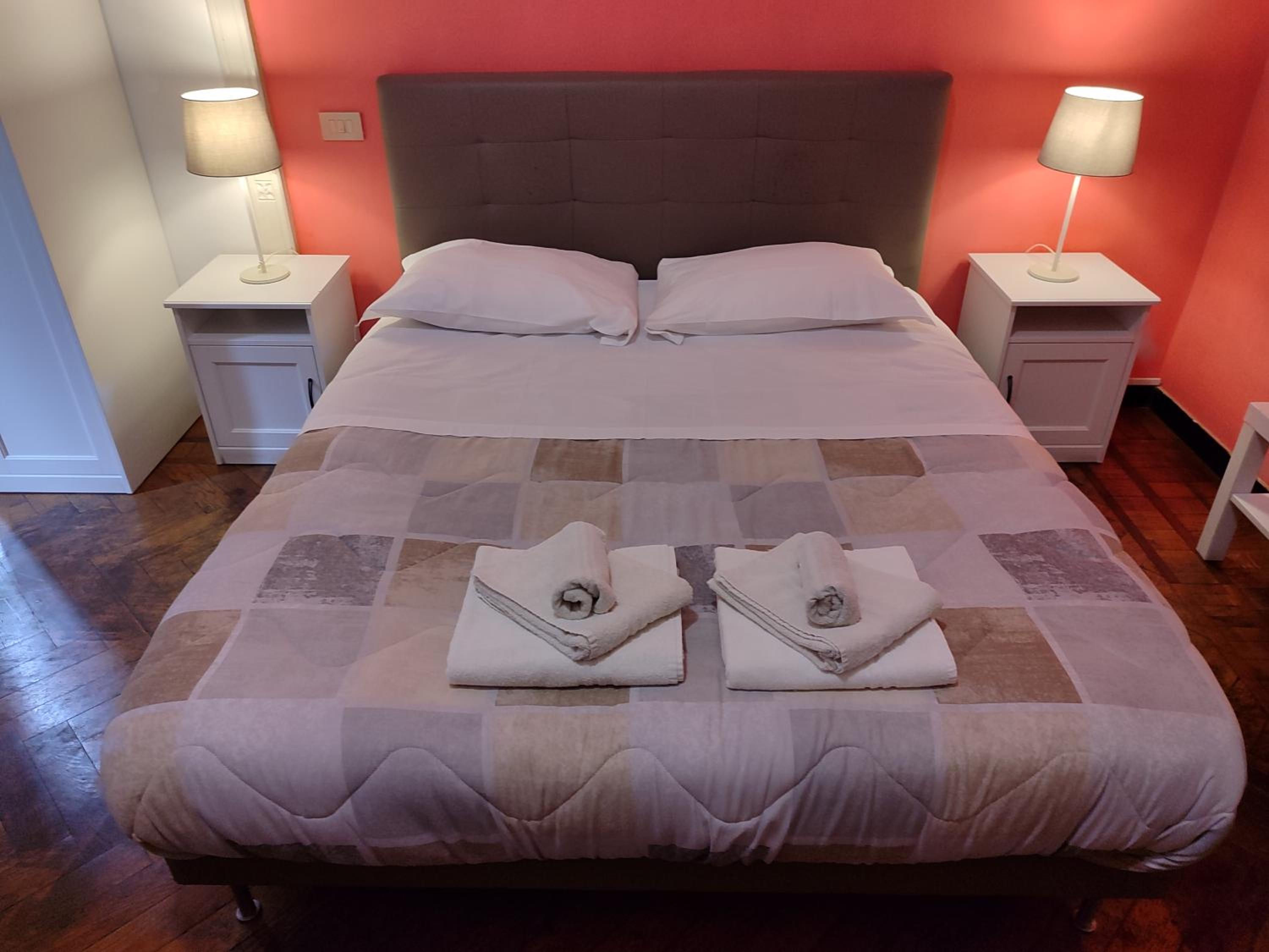 Double Room with Private Bathroom photo 3
