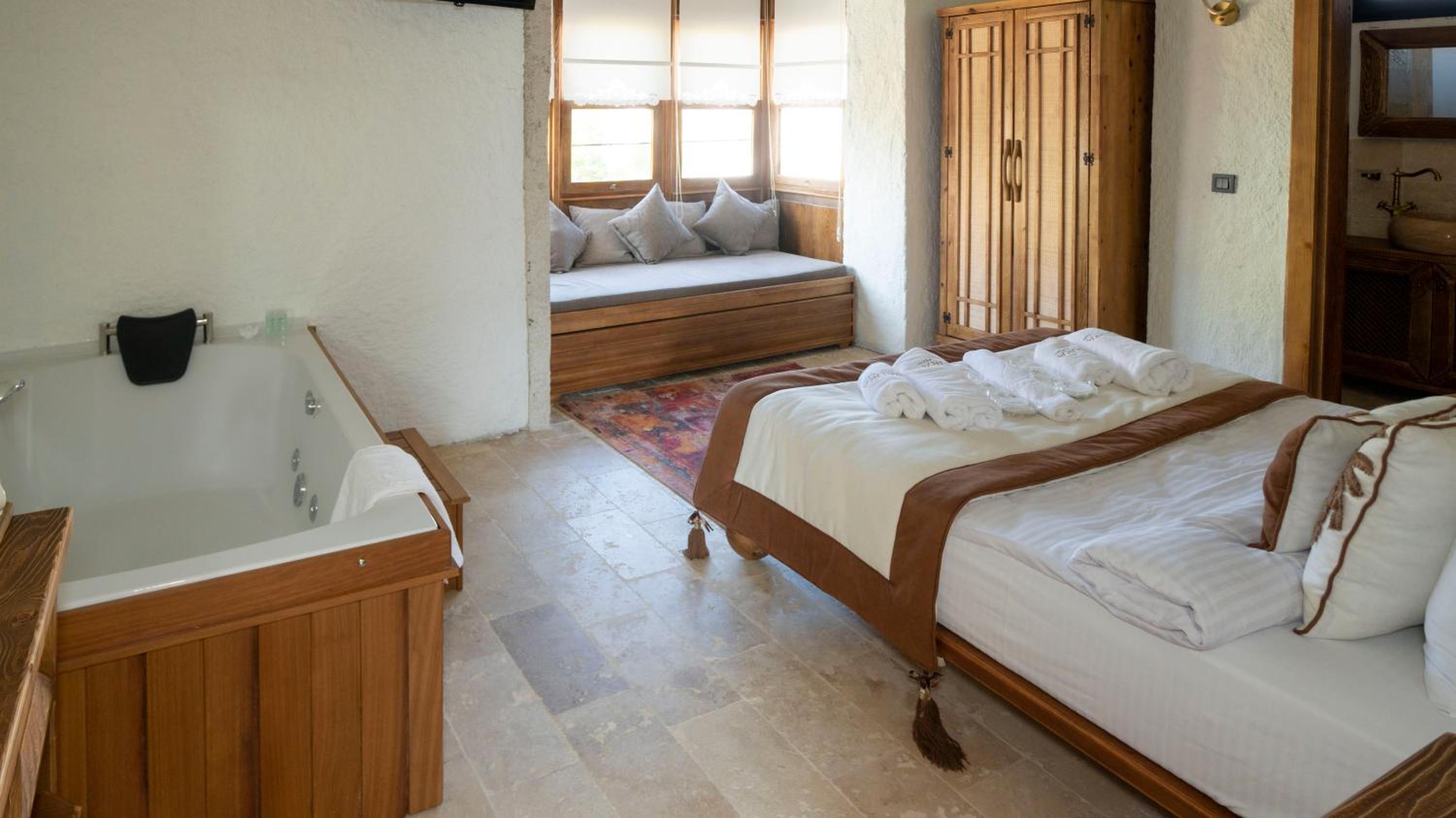Deluxe Double Room With Bath
