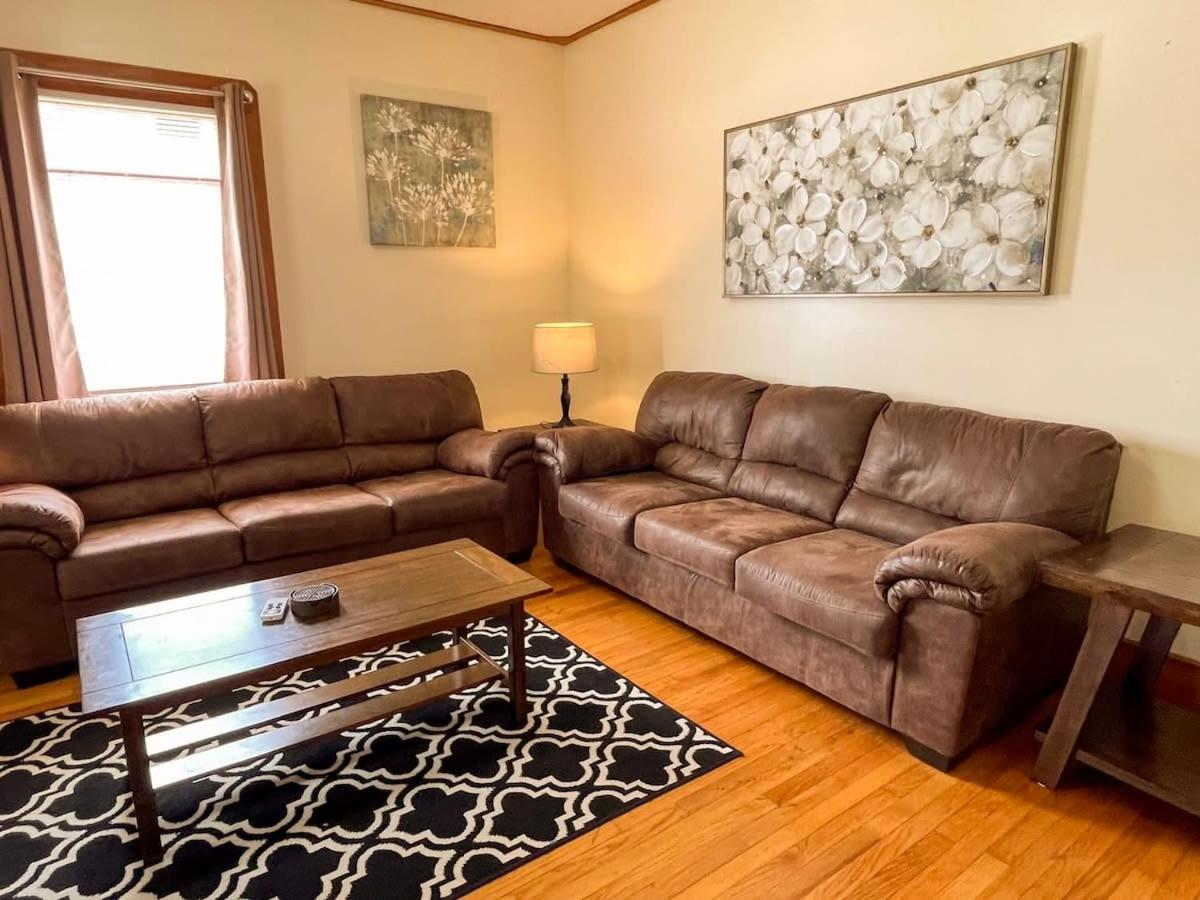 Family Room photo 2