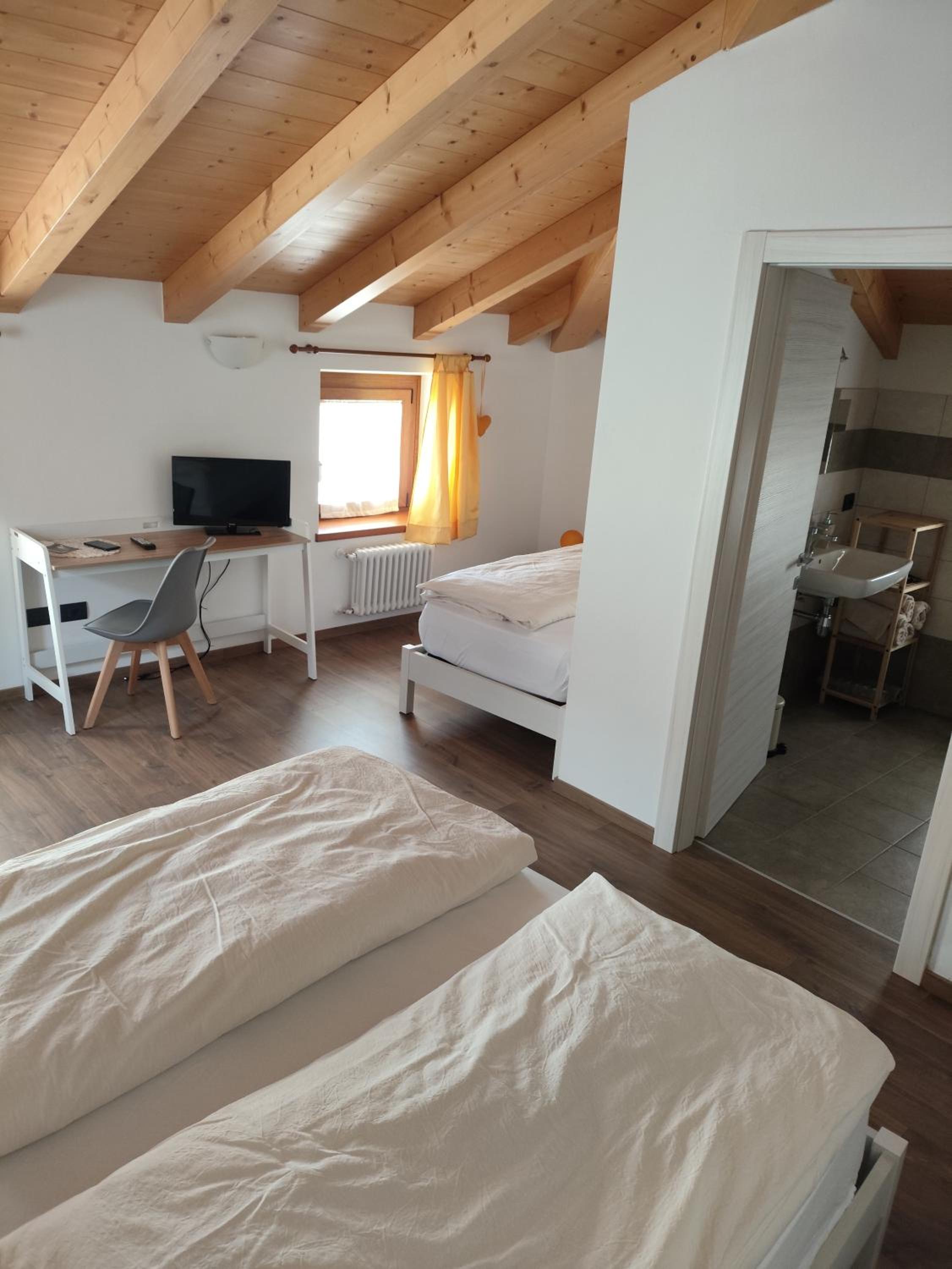 Comfort Triple Room with Shower photo 1