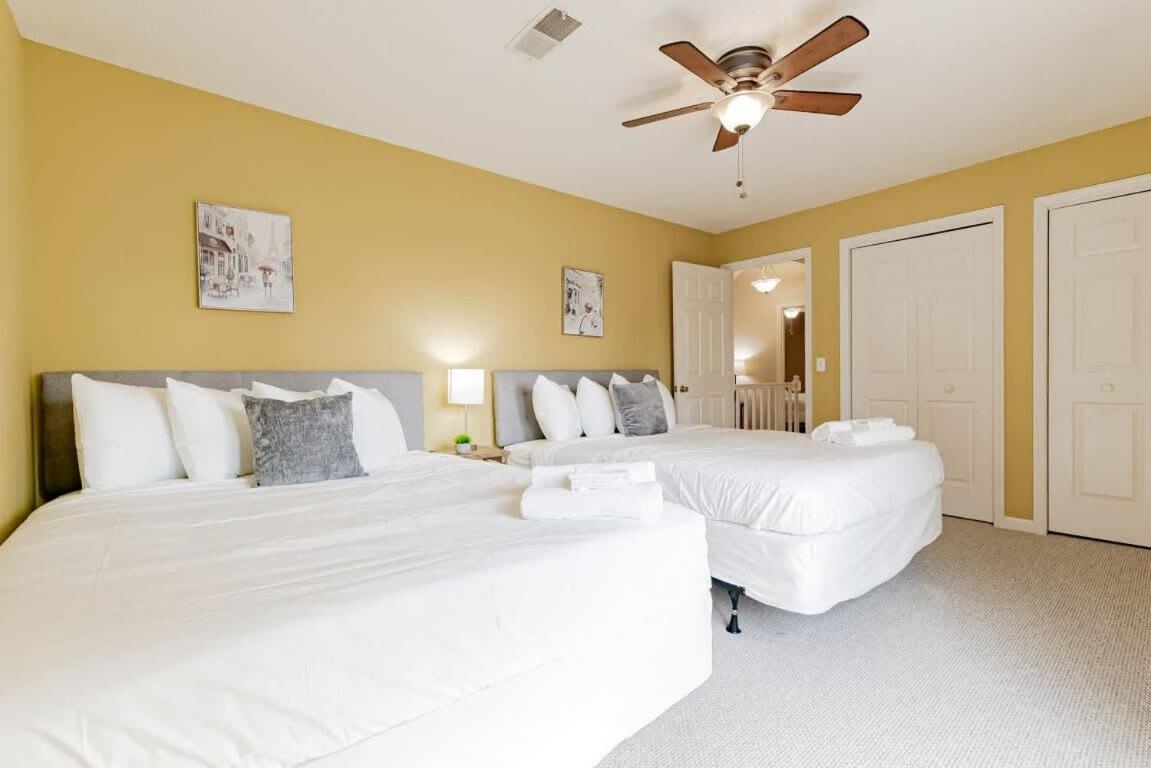 Family Room - Photo 53