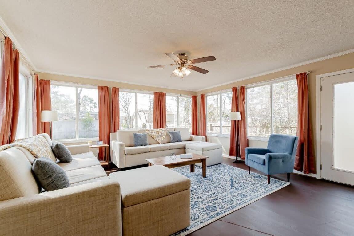 Family Room - Photo 26