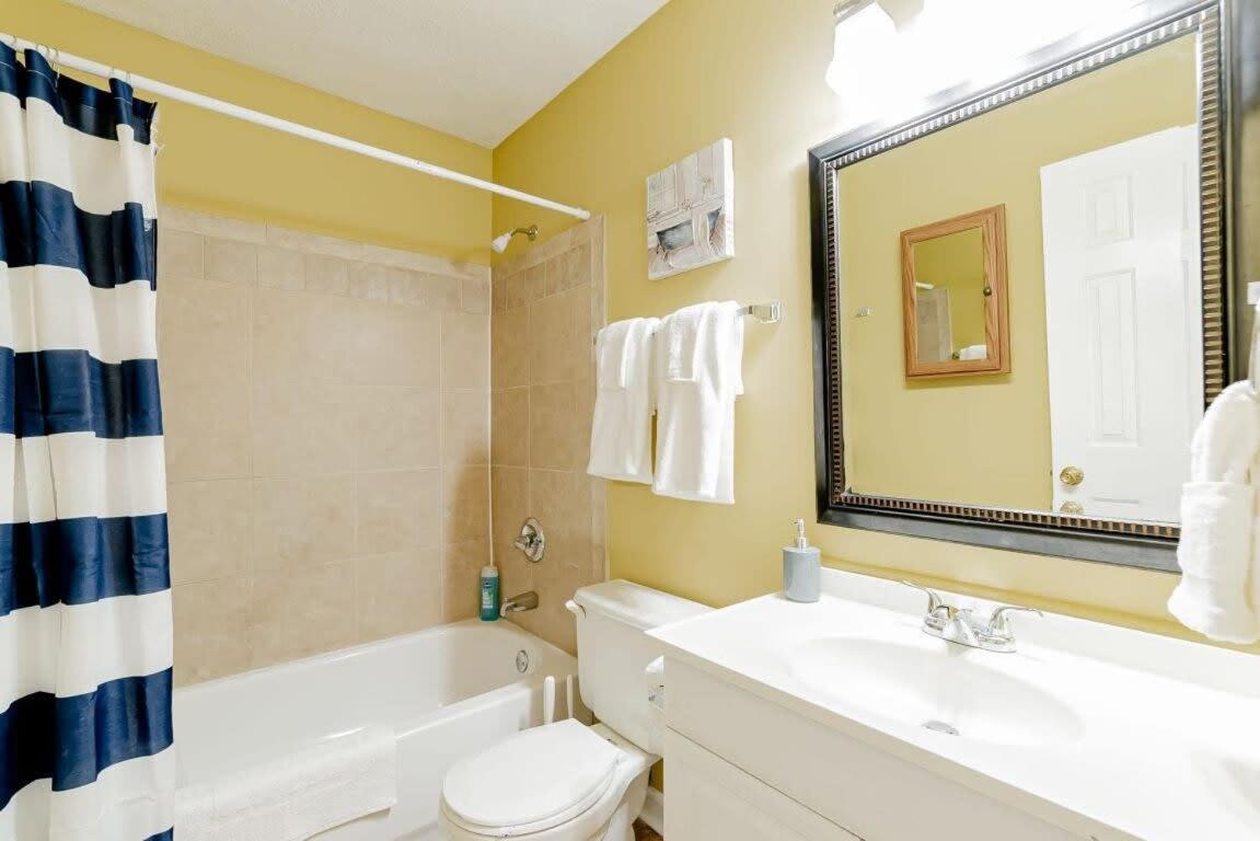 Family Room - Photo 33