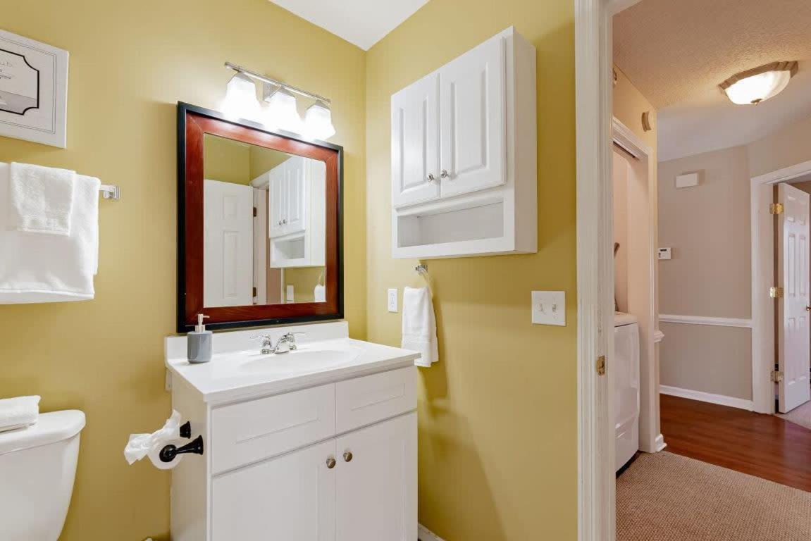 Family Room - Photo 45