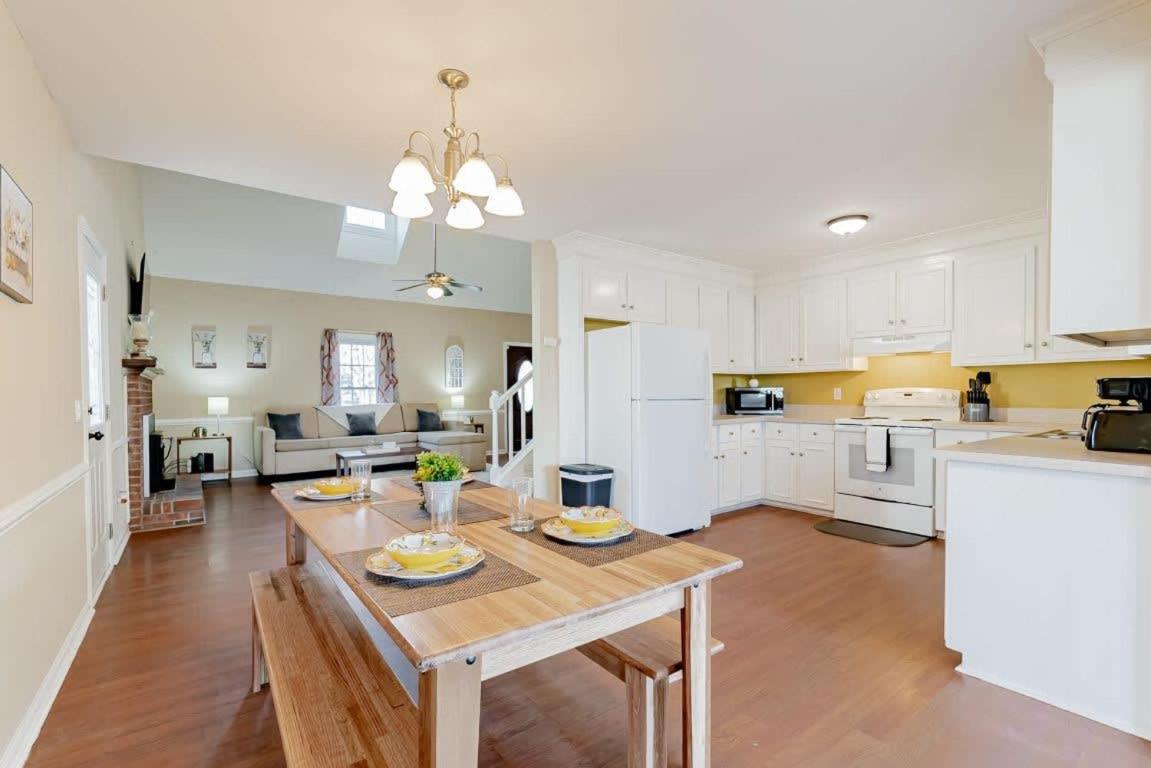 Family Room - Photo 49