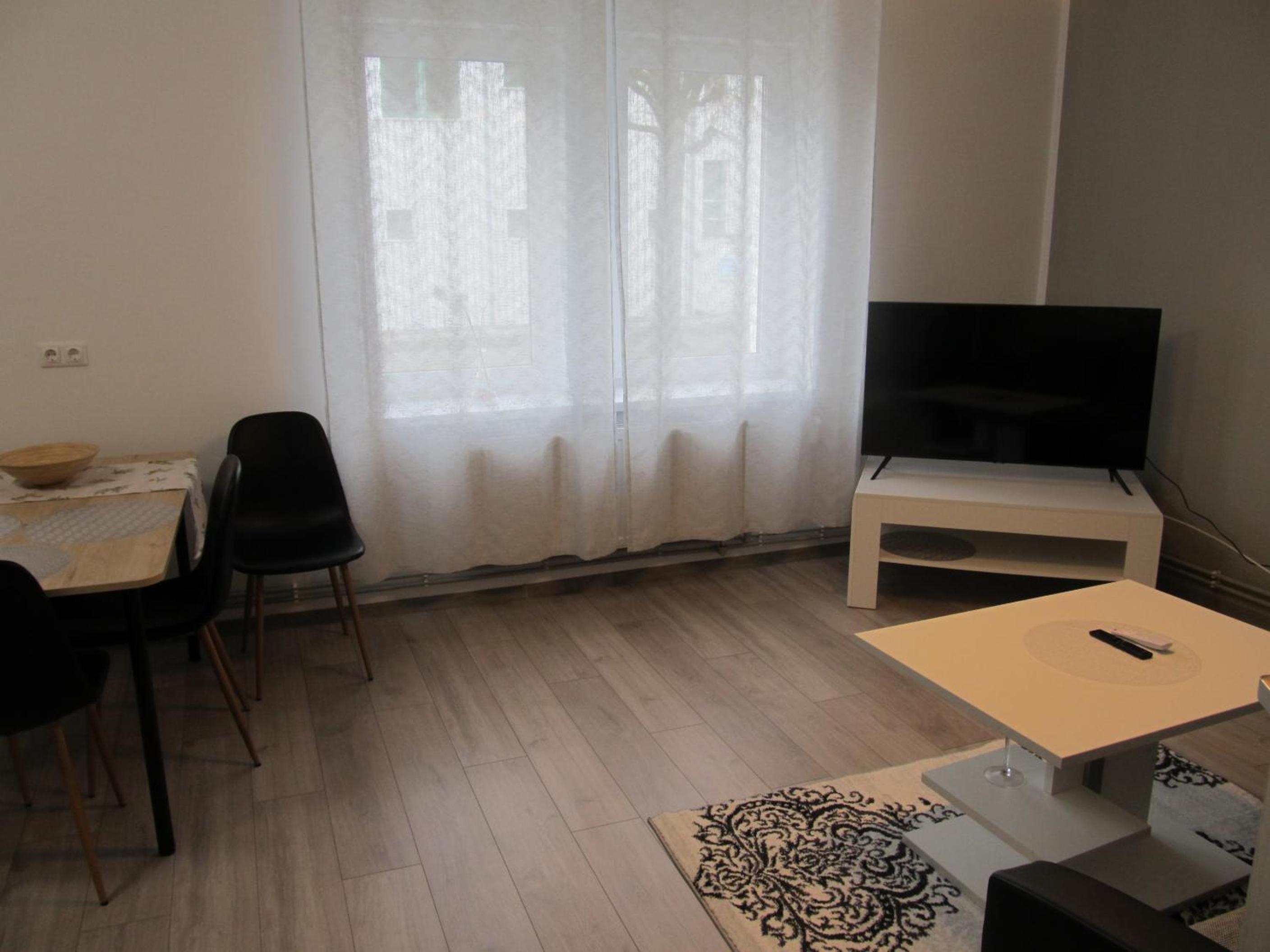 Apartment - Ground Floor - Photo 1