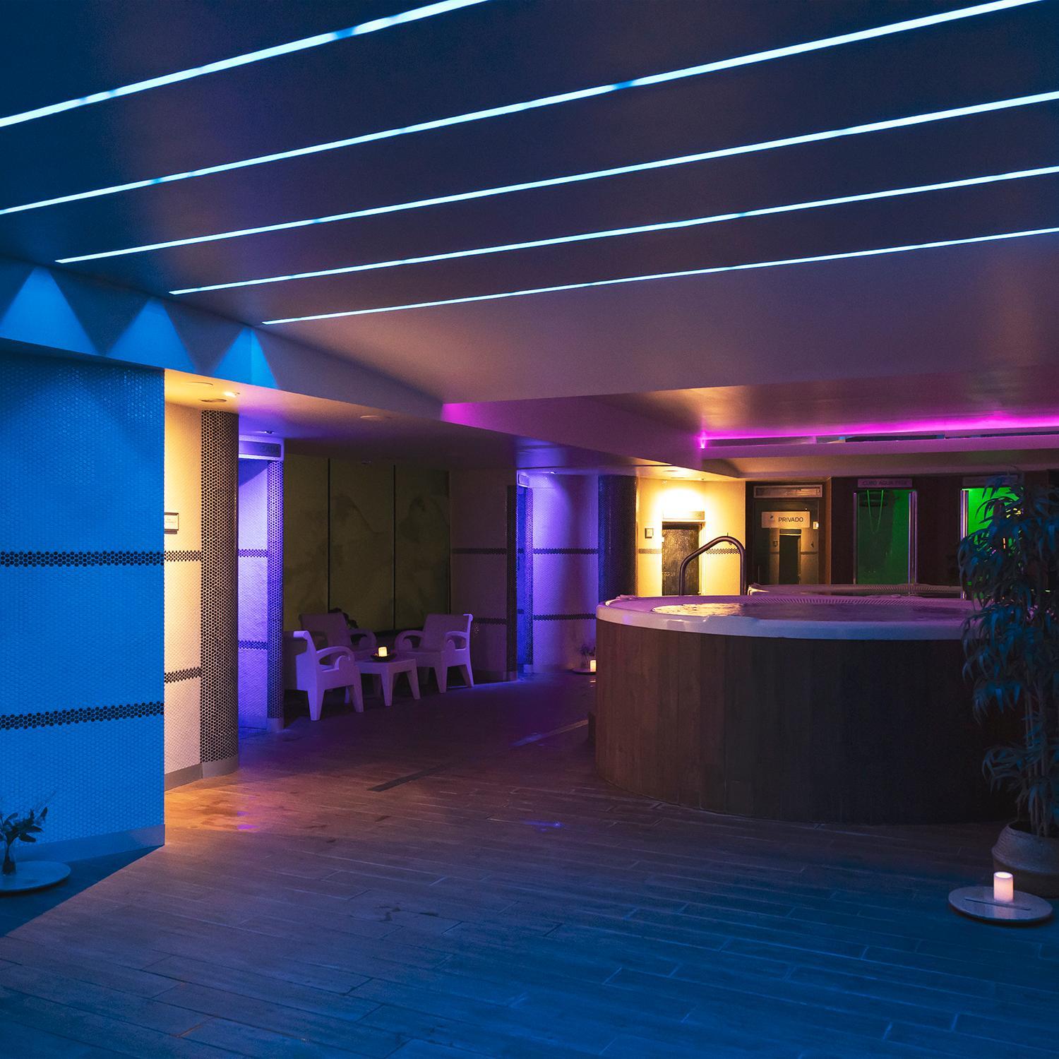 Double Room with Spa Access - Photo 5