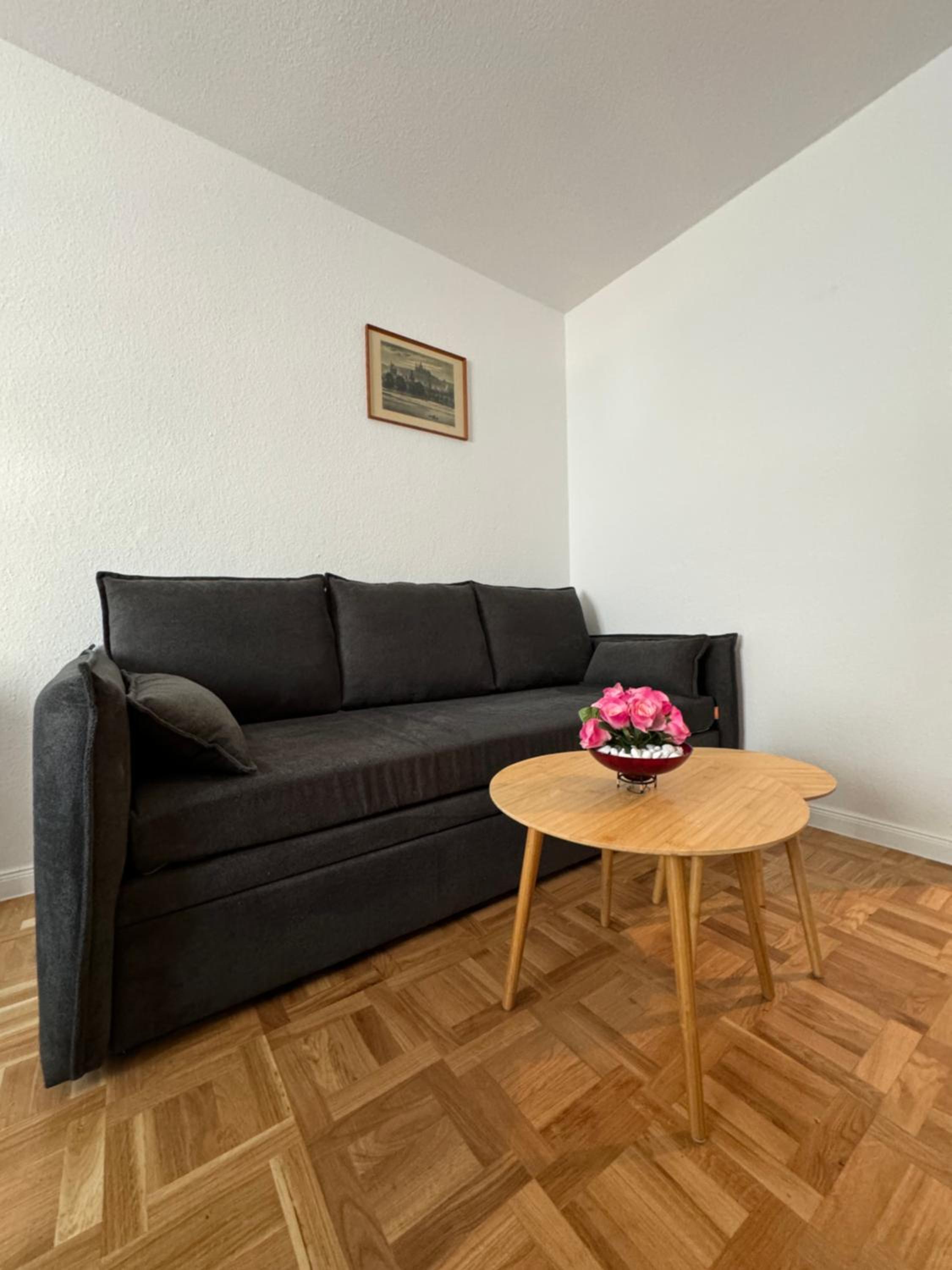 One-Bedroom Apartment photo 1