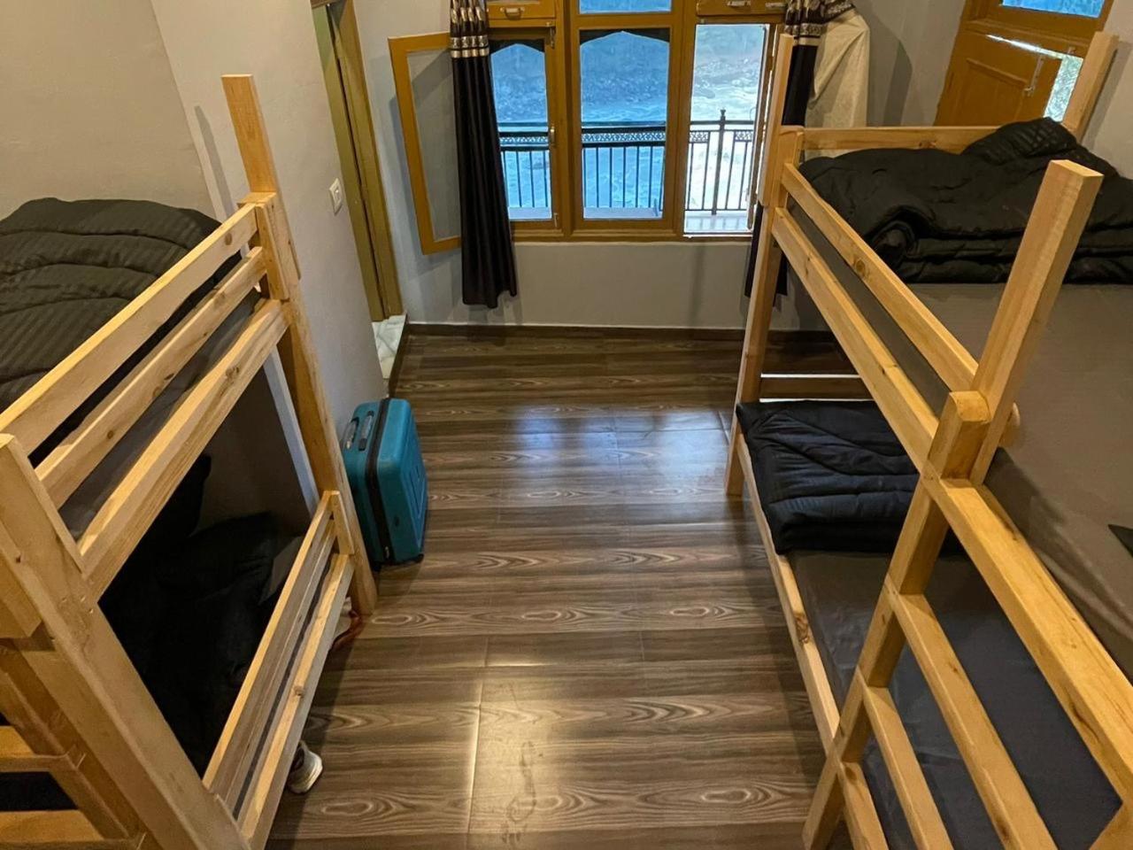 Bed in 6-Bed Mixed Dormitory Room photo 1