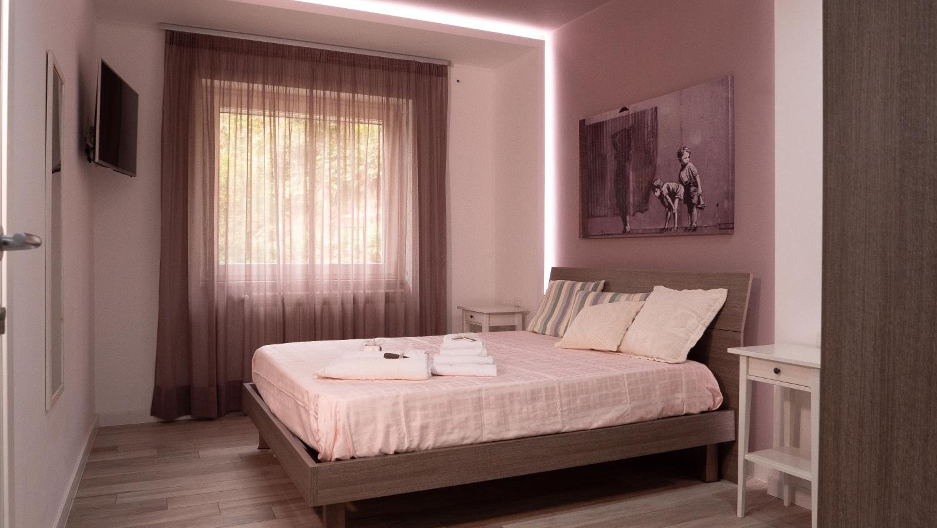 Deluxe Room (2 Adults + 1 Child) photo 1
