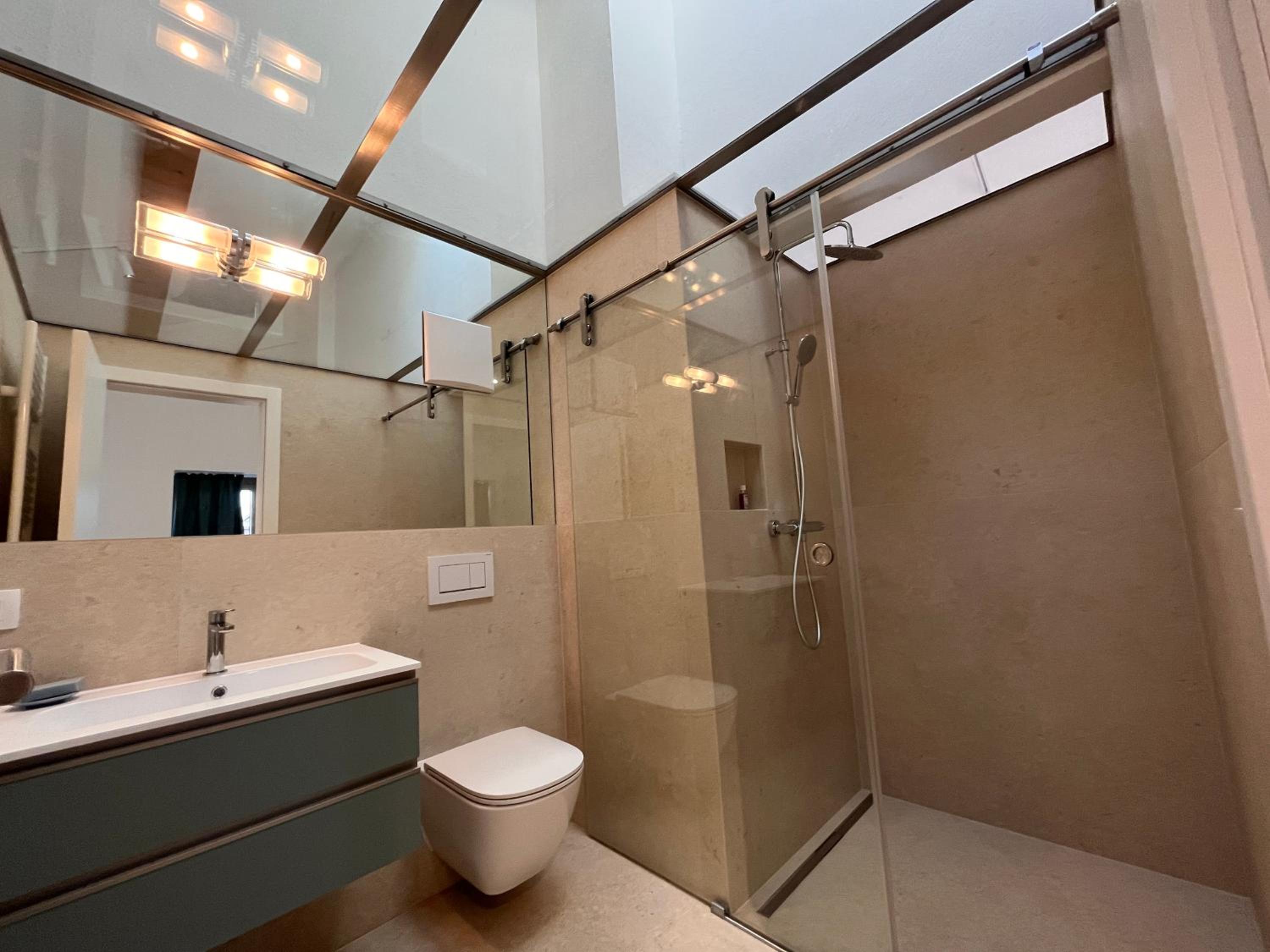 One-Bedroom Apartment - Photo 3