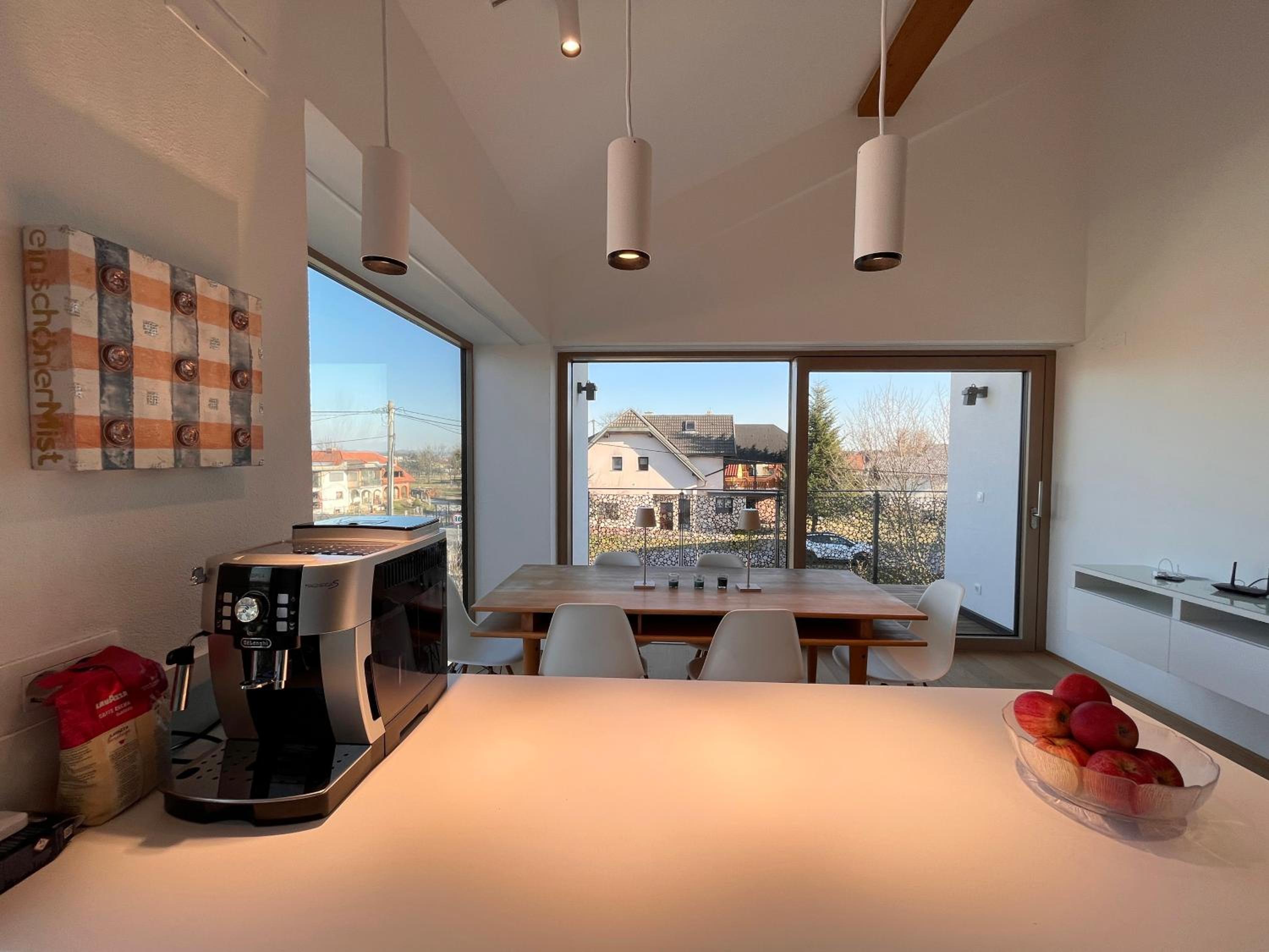 One-Bedroom Apartment - Photo 4