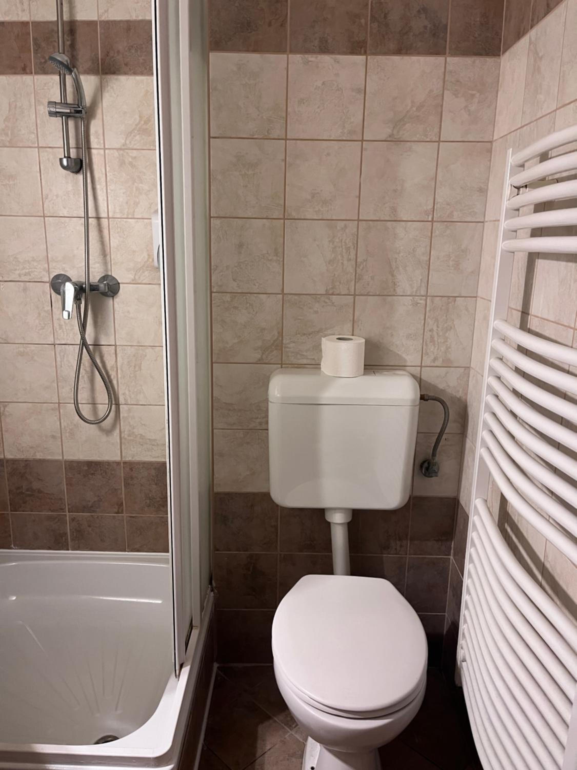 Standard Double or Twin Room - Photo 15