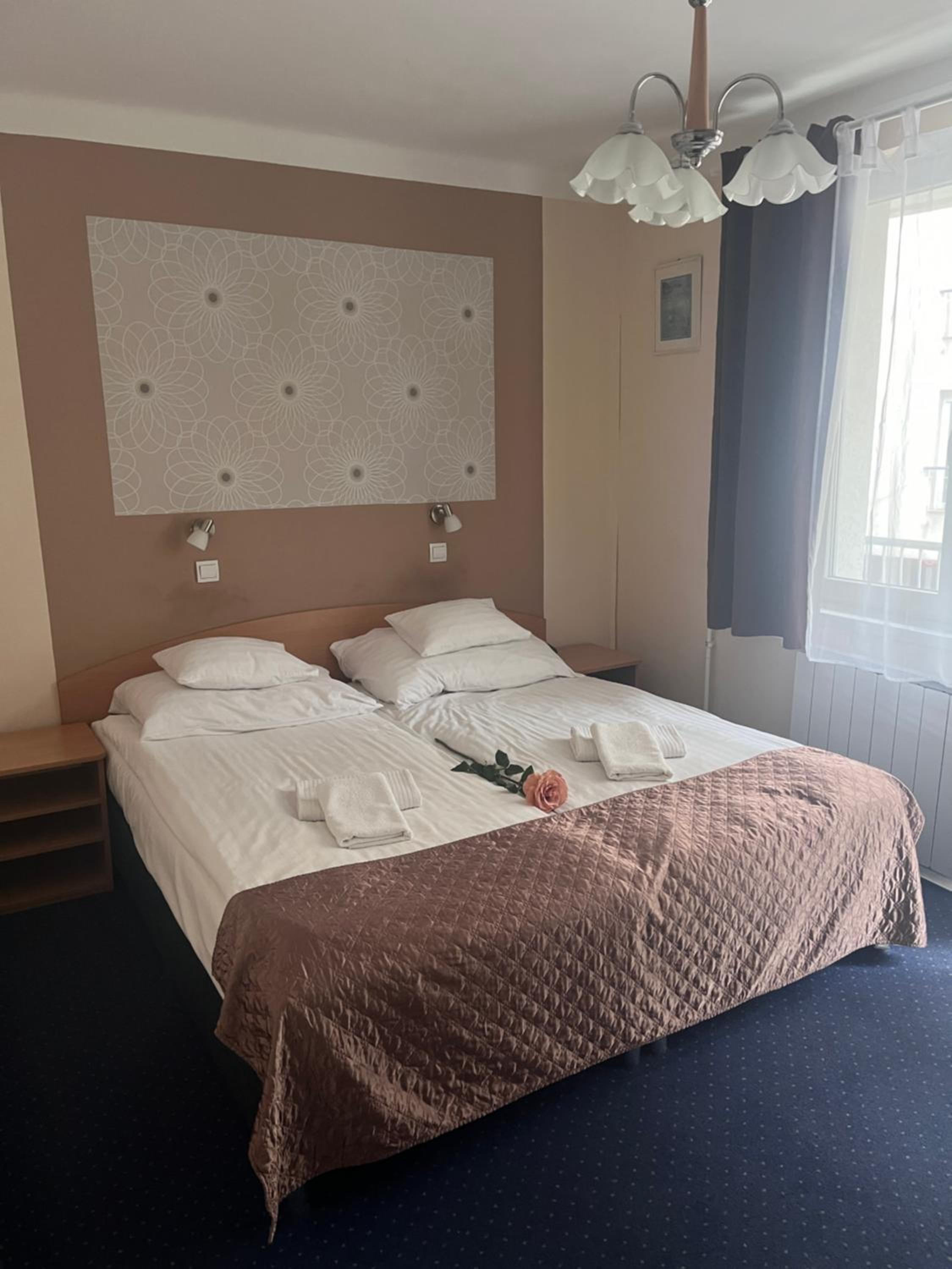 Standard Double or Twin Room - Photo 4
