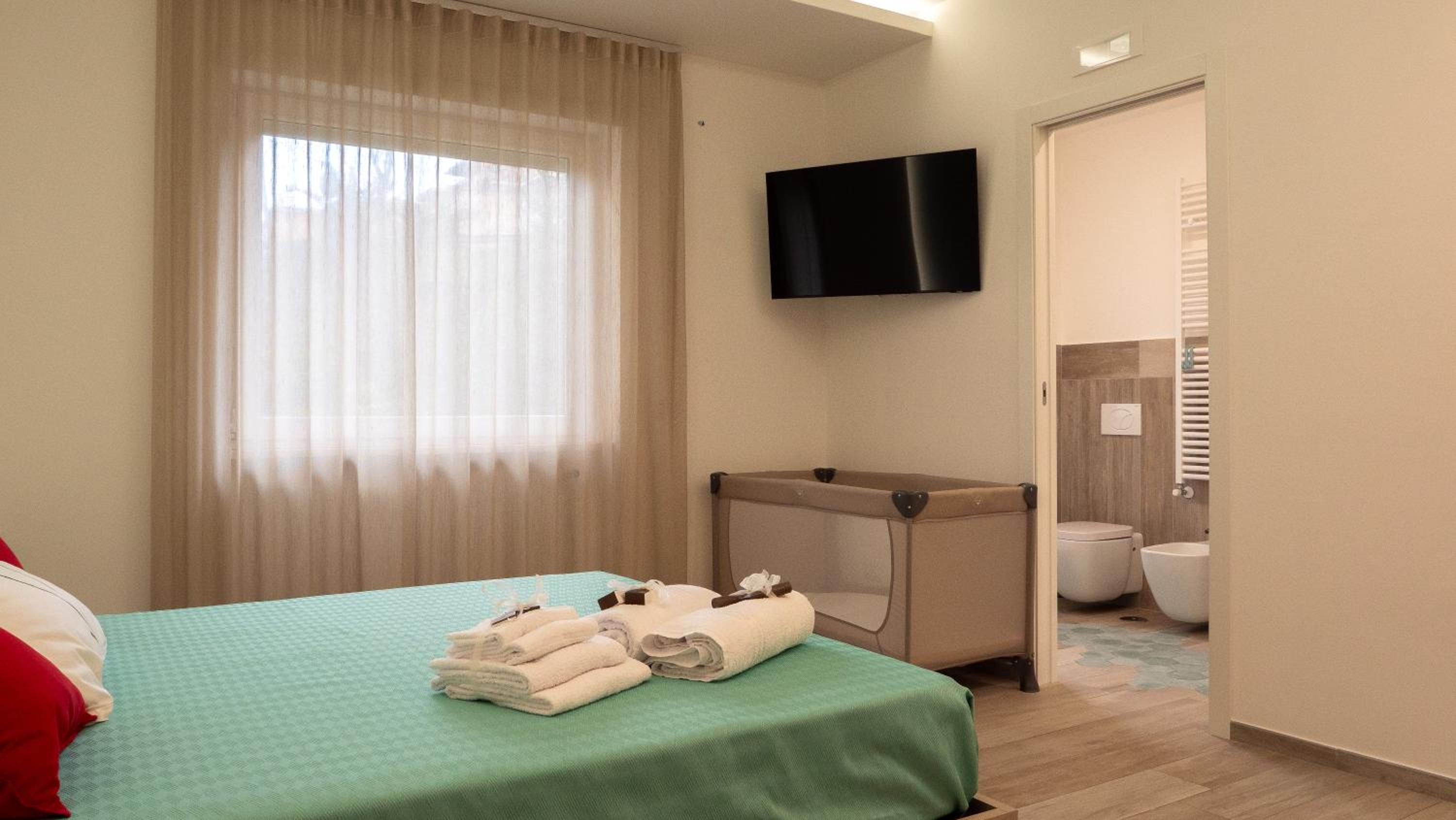 Deluxe Room (2 Adults + 1 Child) photo 3
