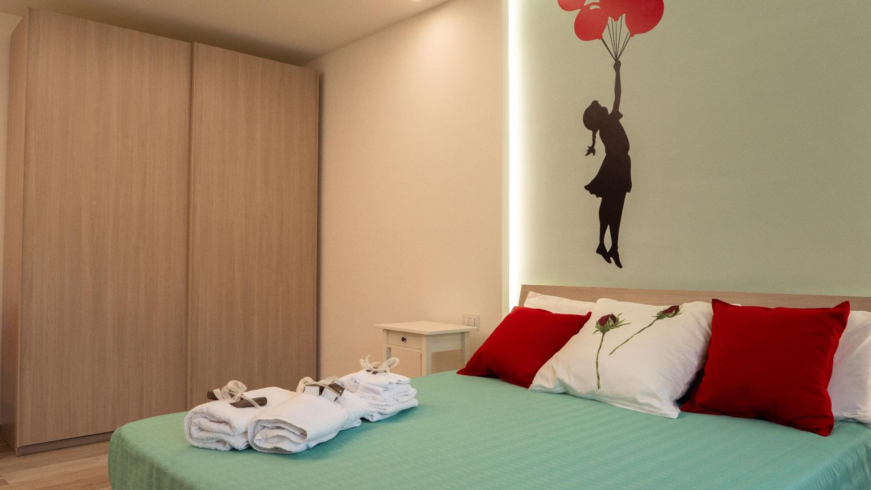 Deluxe Room (2 Adults + 1 Child) photo 2