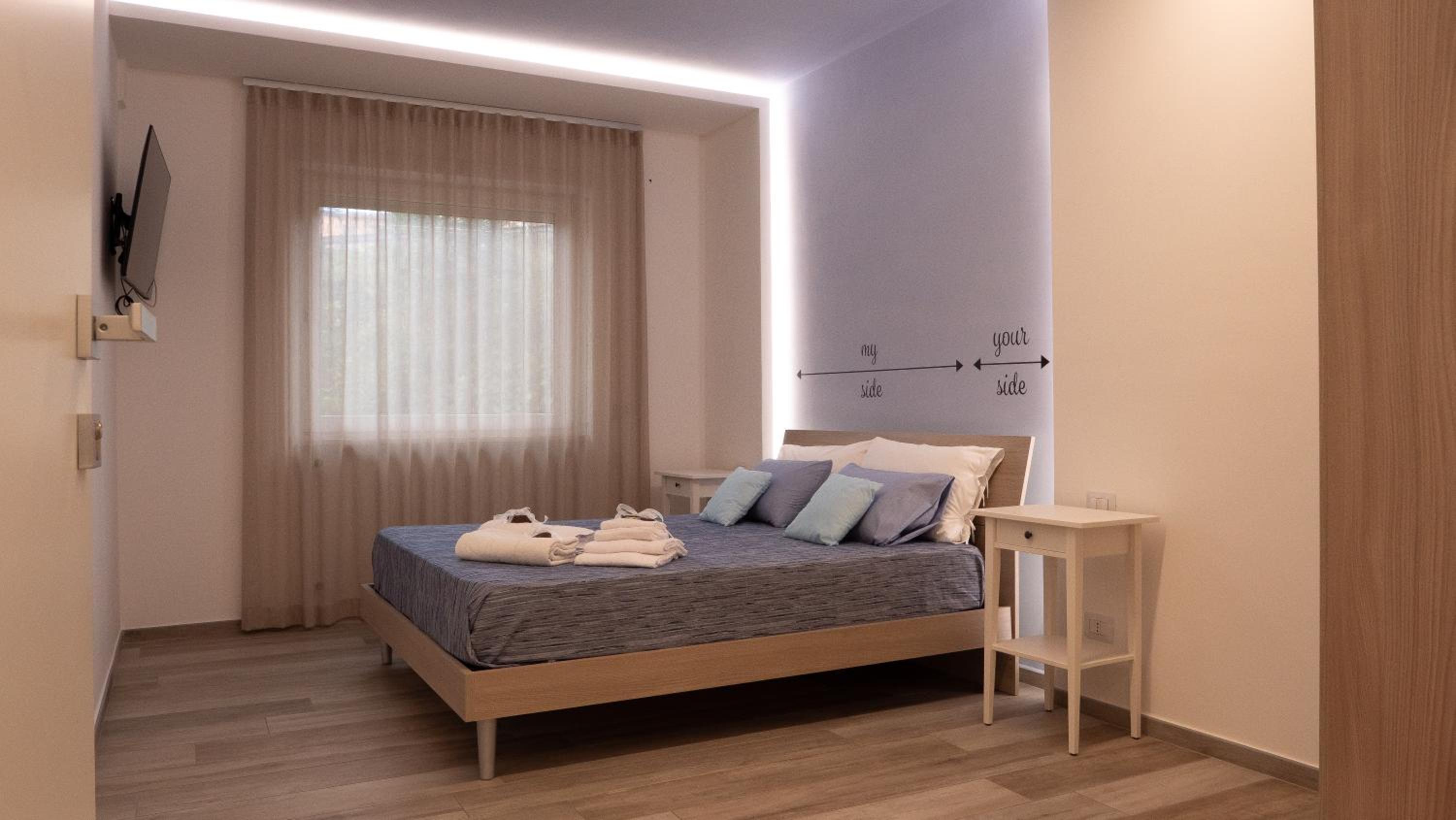 Deluxe Room (2 Adults + 1 Child) photo 1
