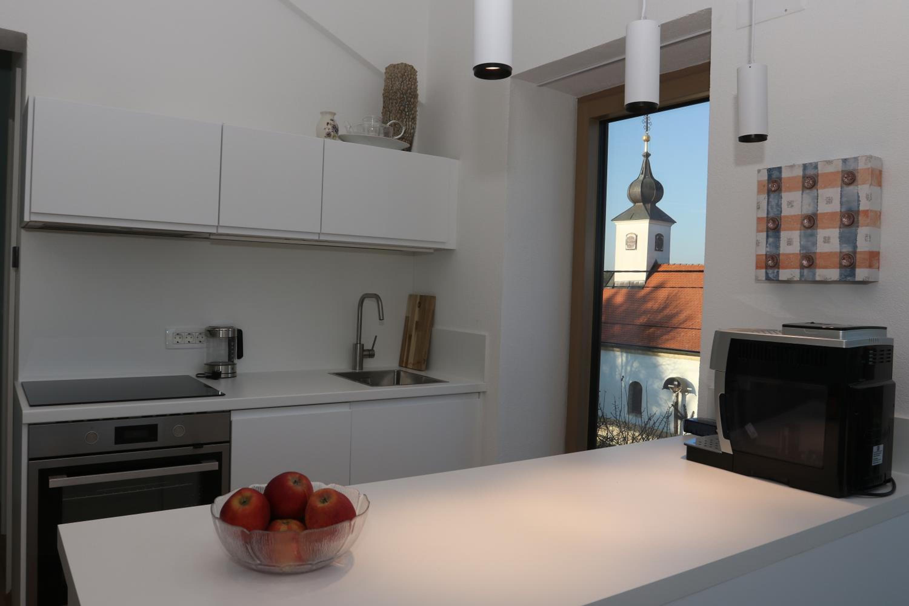 One-Bedroom Apartment - Photo 7