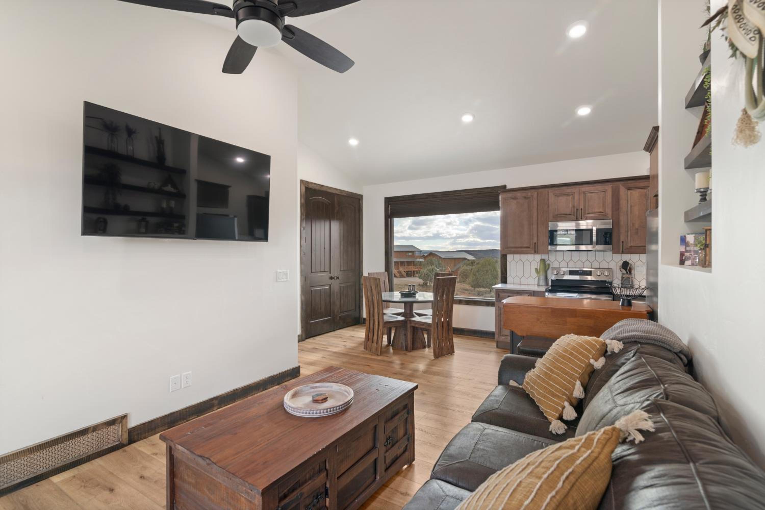 One-Bedroom House photo 1