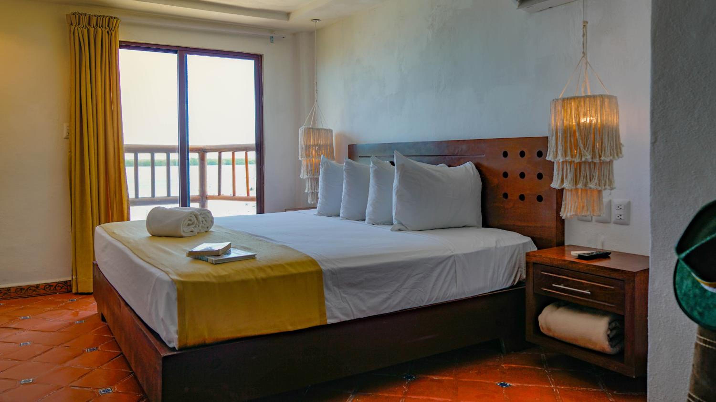 Deluxe Triple Room with Sea View photo 3