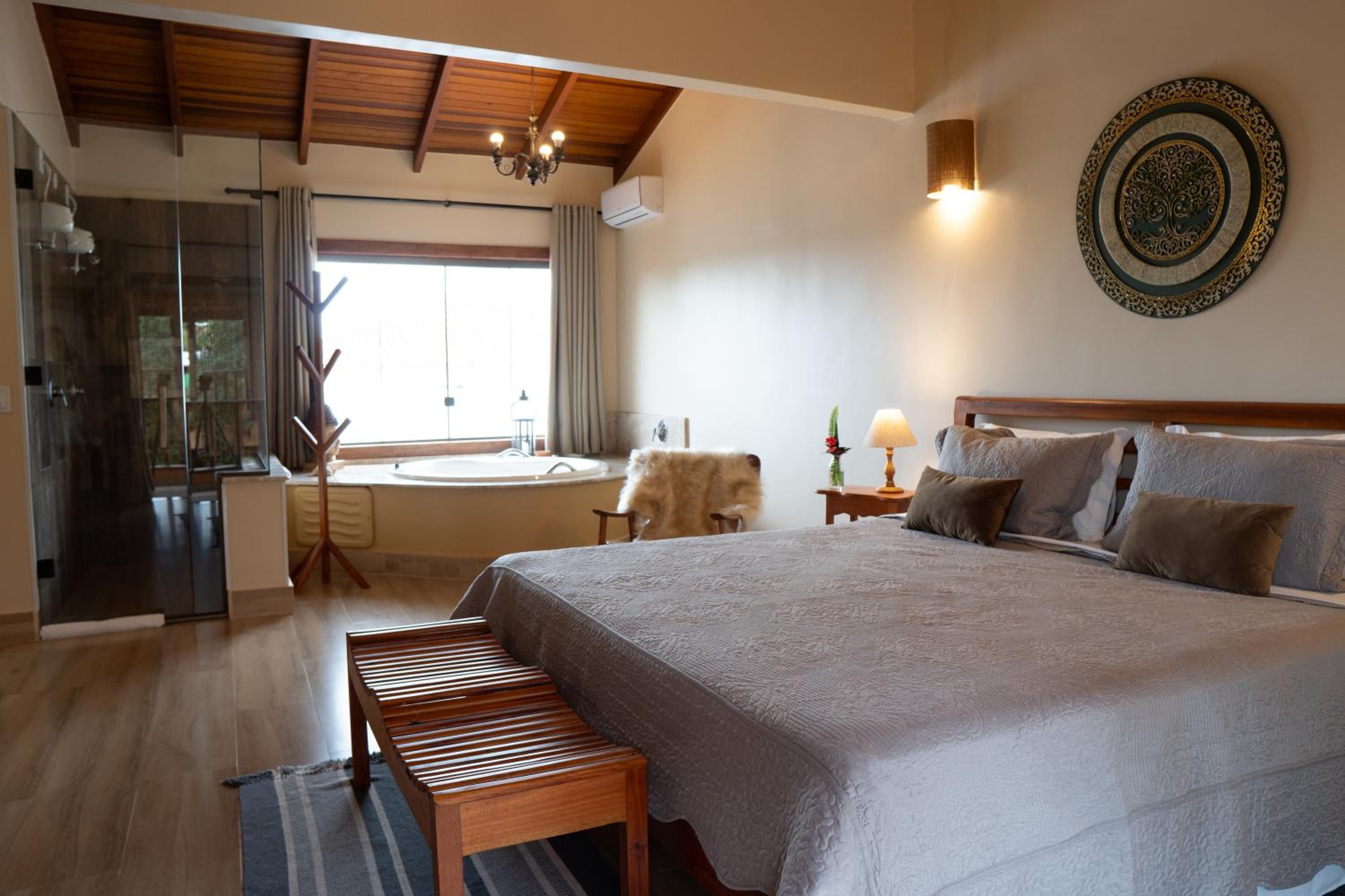 King Suite with Spa Bath photo 2