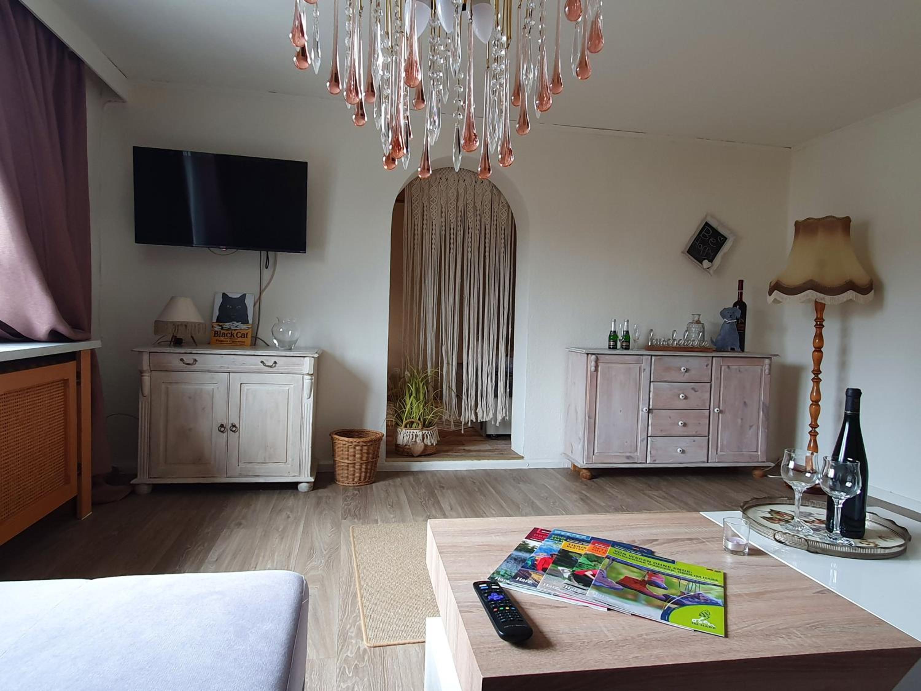 Three-Bedroom Apartment with Shower photo 1