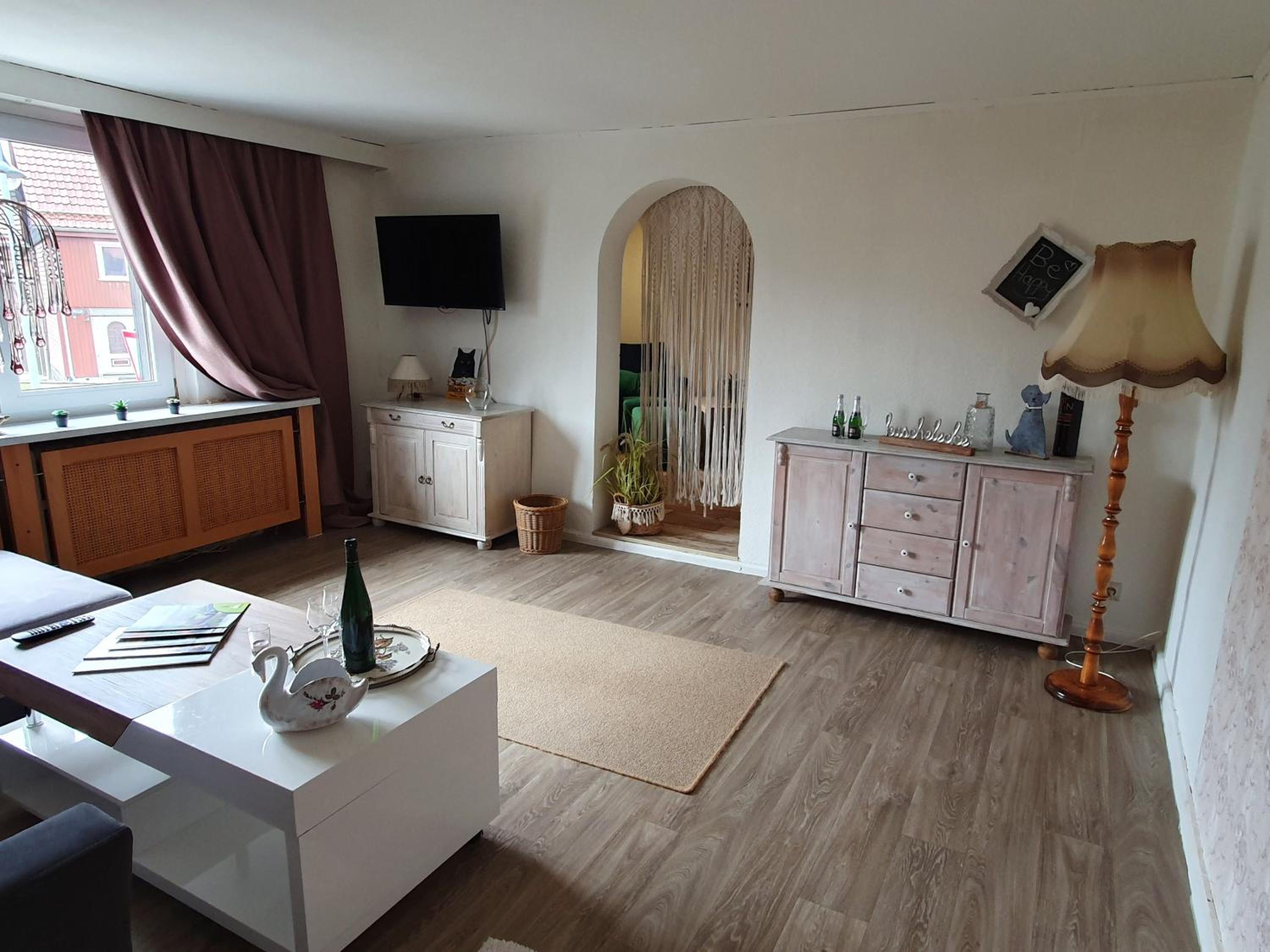 Three-Bedroom Apartment with Shower photo 2