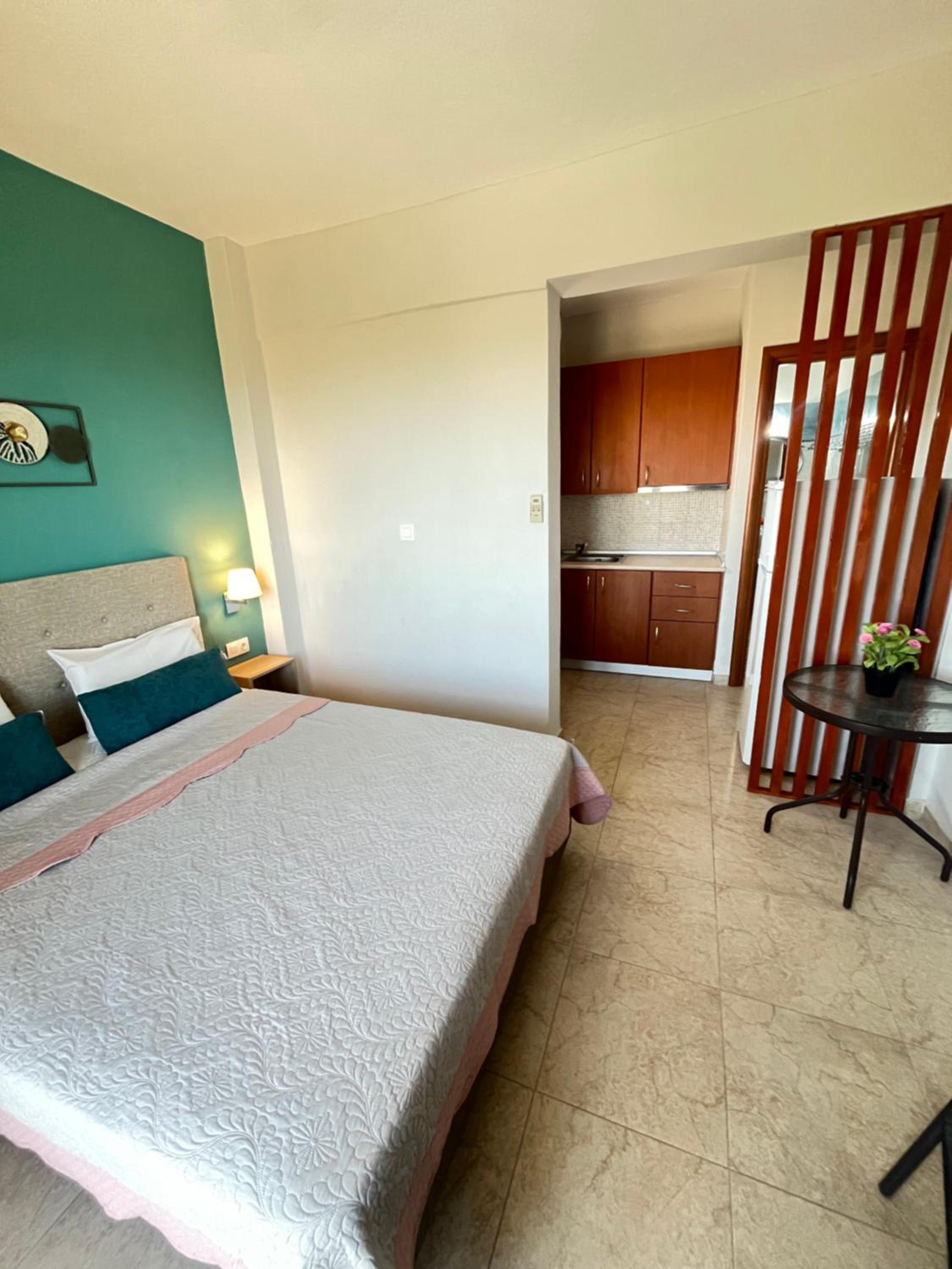 Large Double Room photo 1