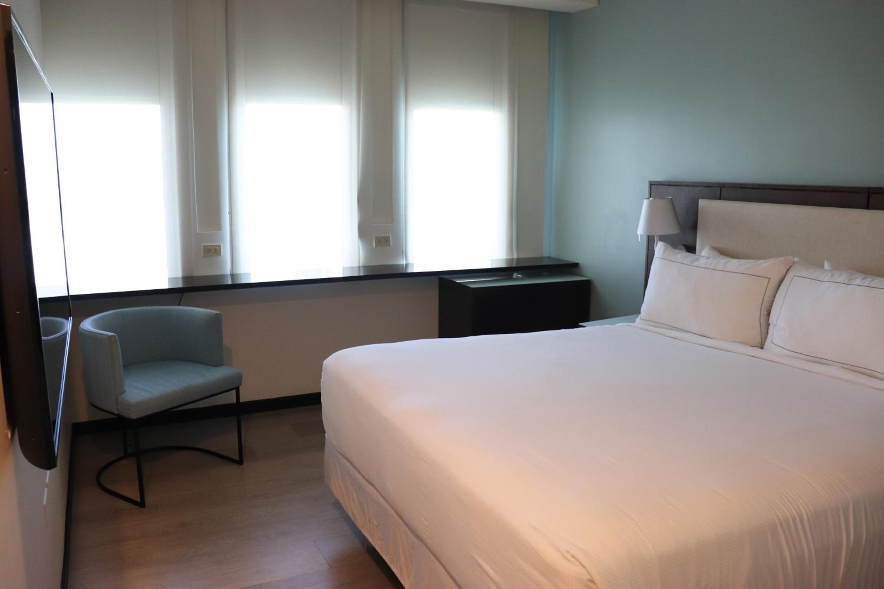 King Tower Room - Photo 7