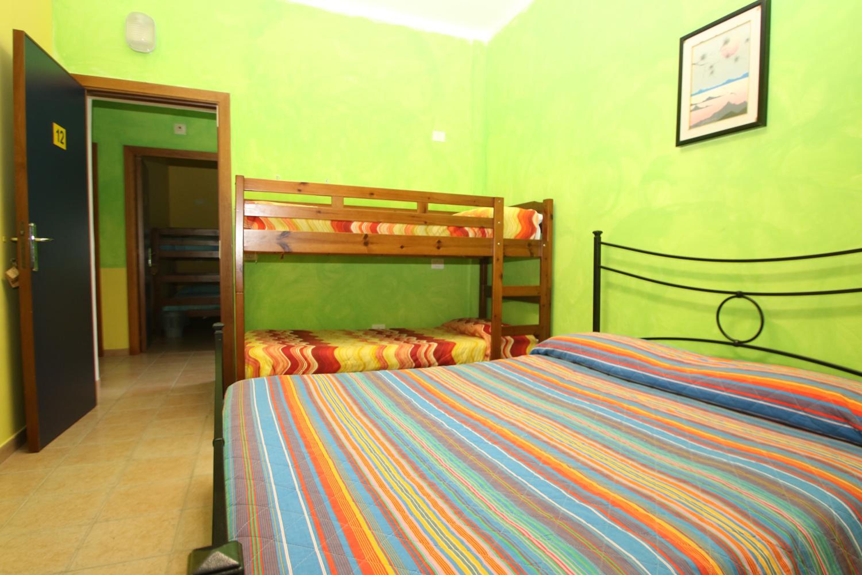 Quadruple Room with Shared Bathroom photo 1