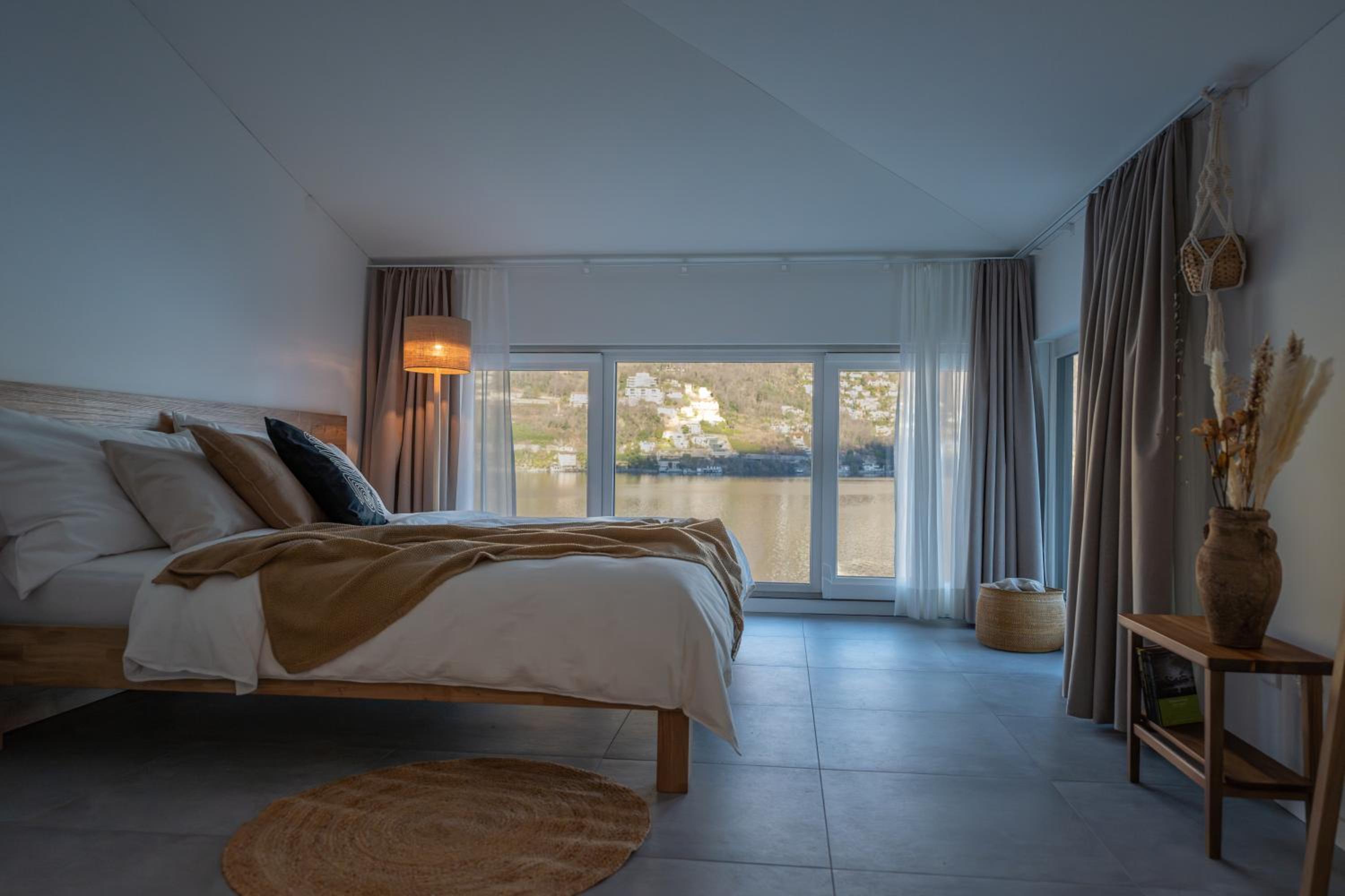 Double Room with Lake View photo 2