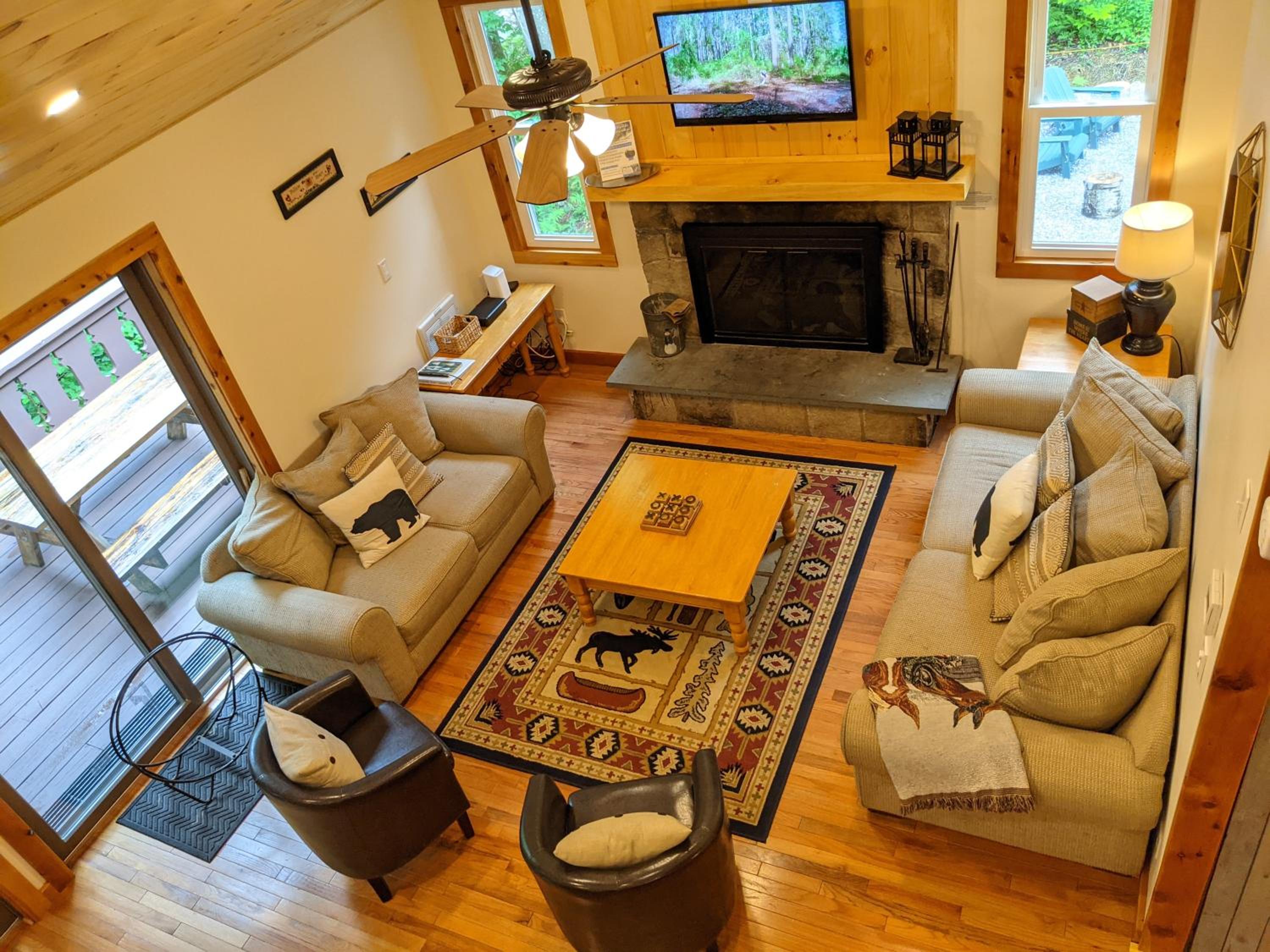 Five-Bedroom House photo 3